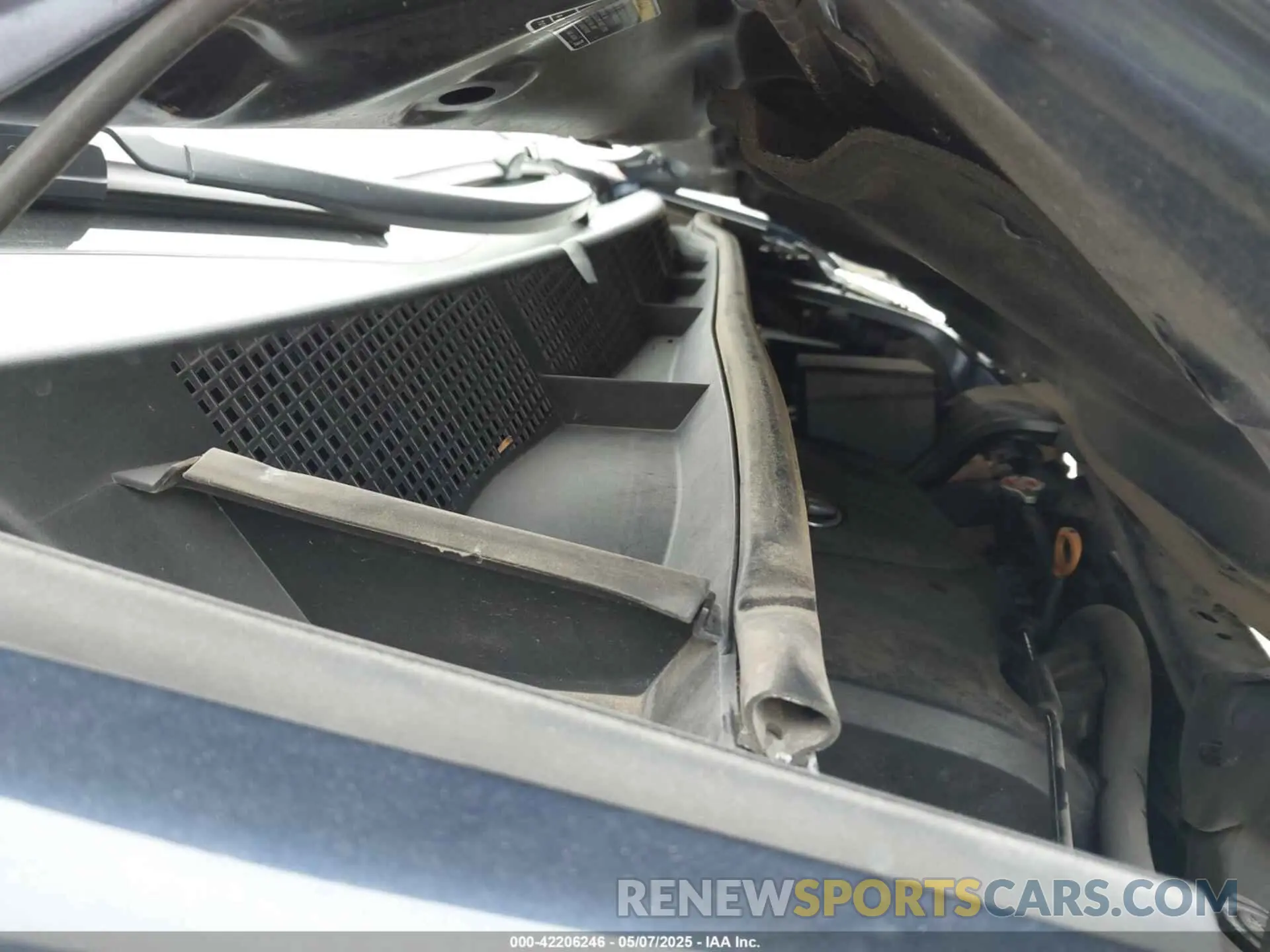 10 Photograph of a damaged car 5TDYZ3DC5KS003944 TOYOTA SIENNA 2019