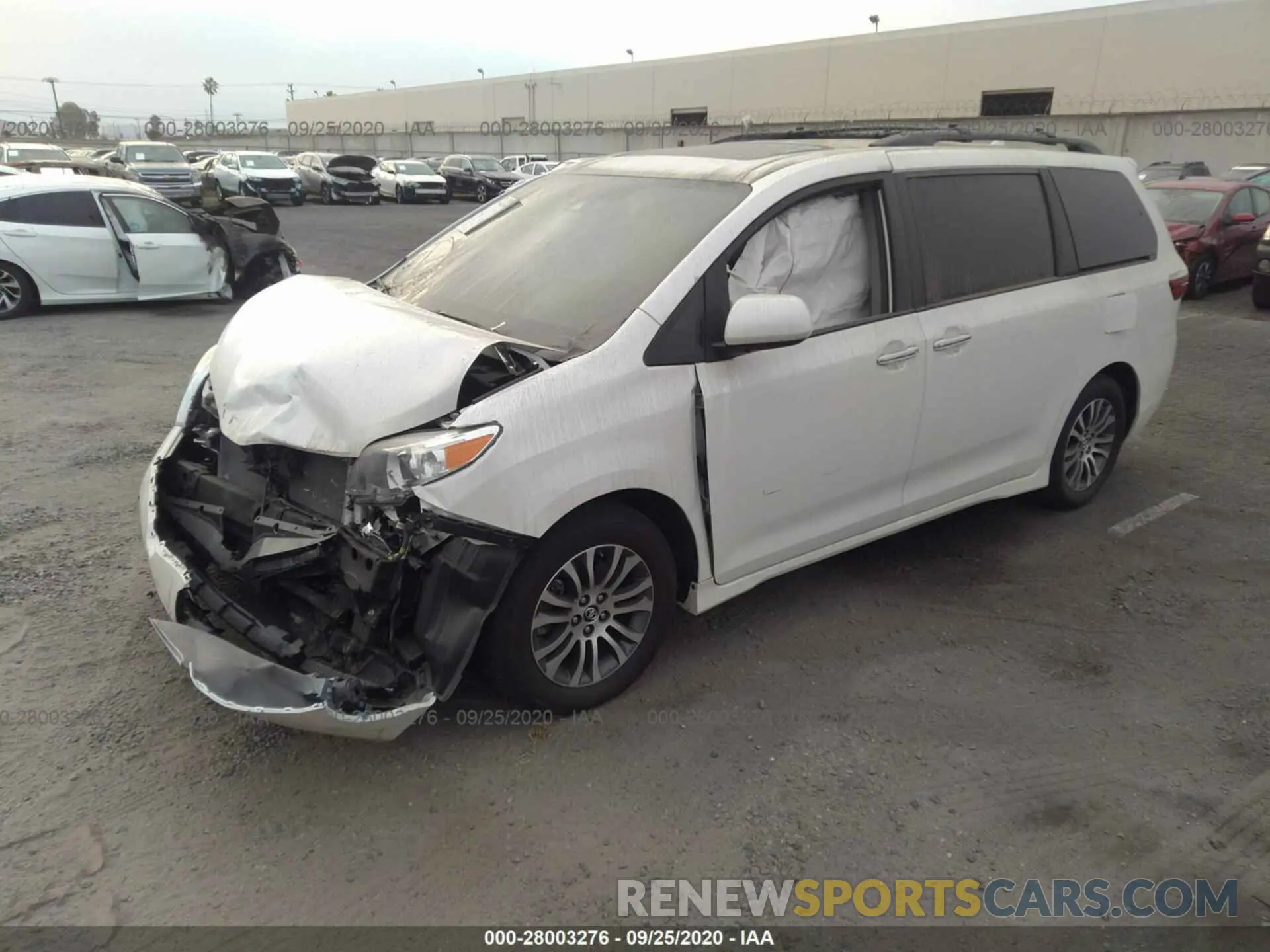 2 Фотография поврежденного автомобиля 5TDYZ3DC5KS971929 TOYOTA SIENNA 2019