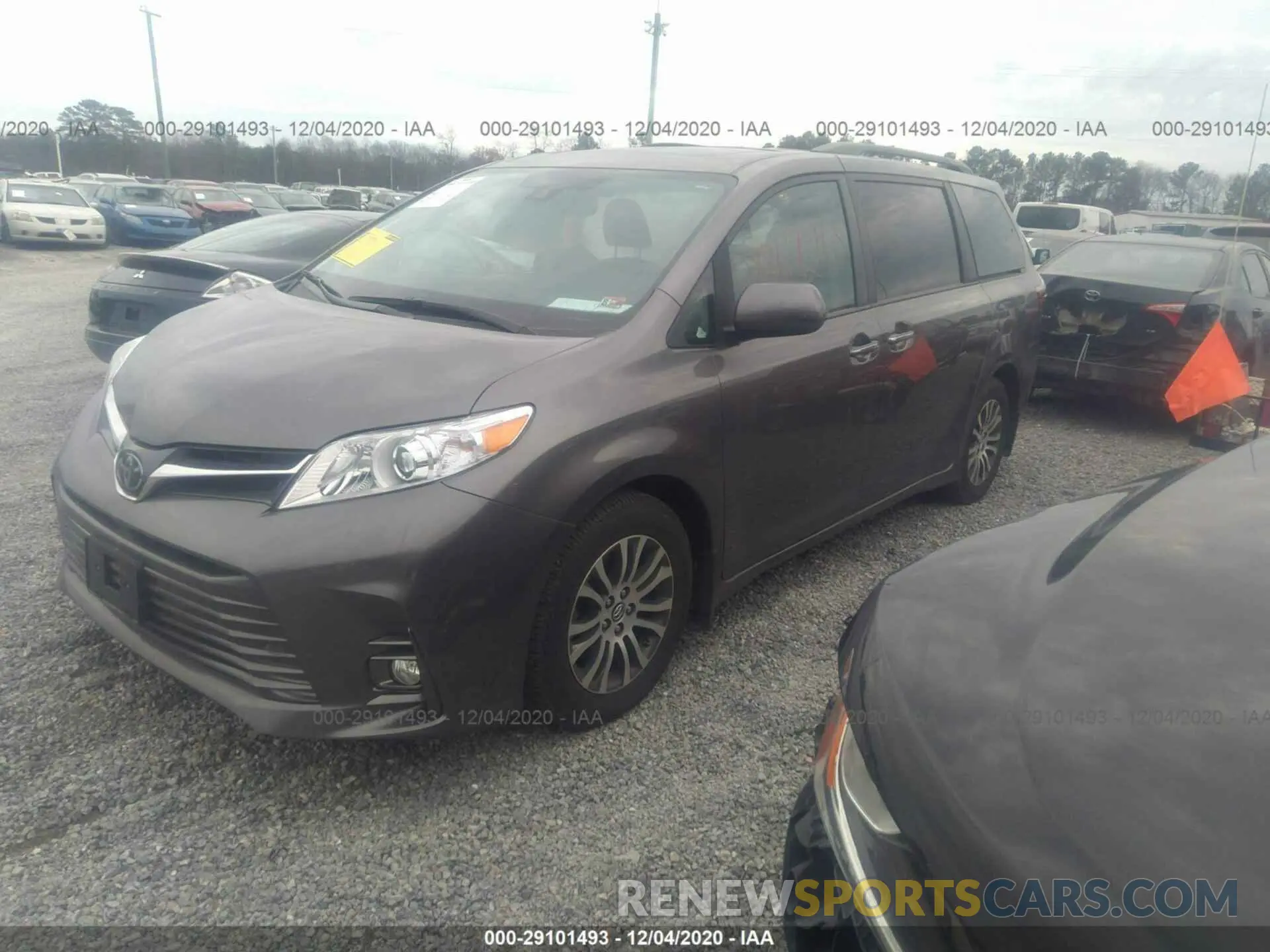 2 Photograph of a damaged car 5TDYZ3DC5KS980274 TOYOTA SIENNA 2019