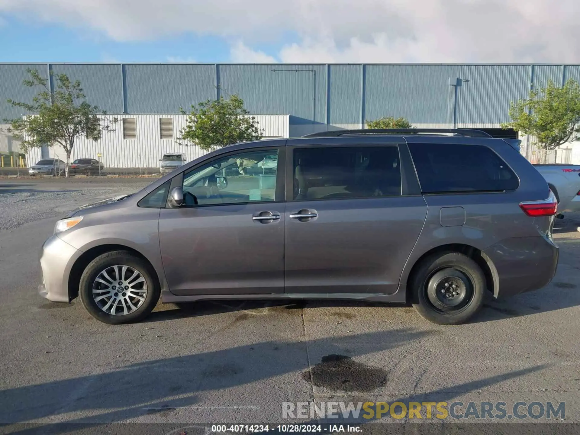 14 Фотография поврежденного автомобиля 5TDYZ3DC5KS982915 TOYOTA SIENNA 2019