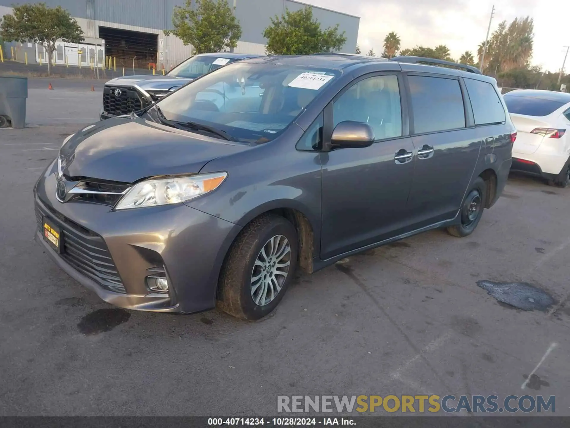 2 Фотография поврежденного автомобиля 5TDYZ3DC5KS982915 TOYOTA SIENNA 2019