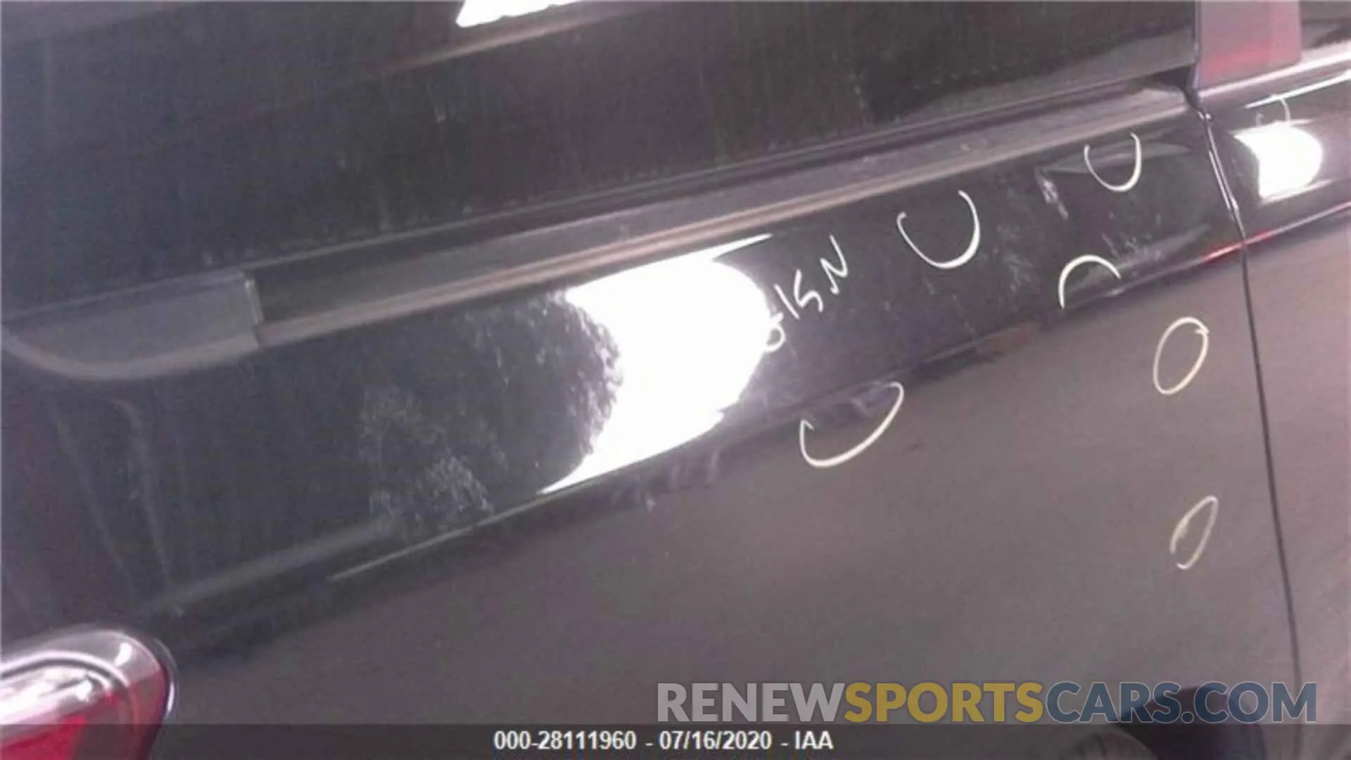8 Photograph of a damaged car 5TDYZ3DC6KS002236 TOYOTA SIENNA 2019
