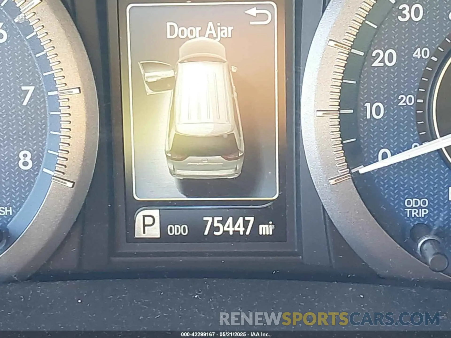 15 Photograph of a damaged car 5TDYZ3DC7KS984973 TOYOTA SIENNA 2019