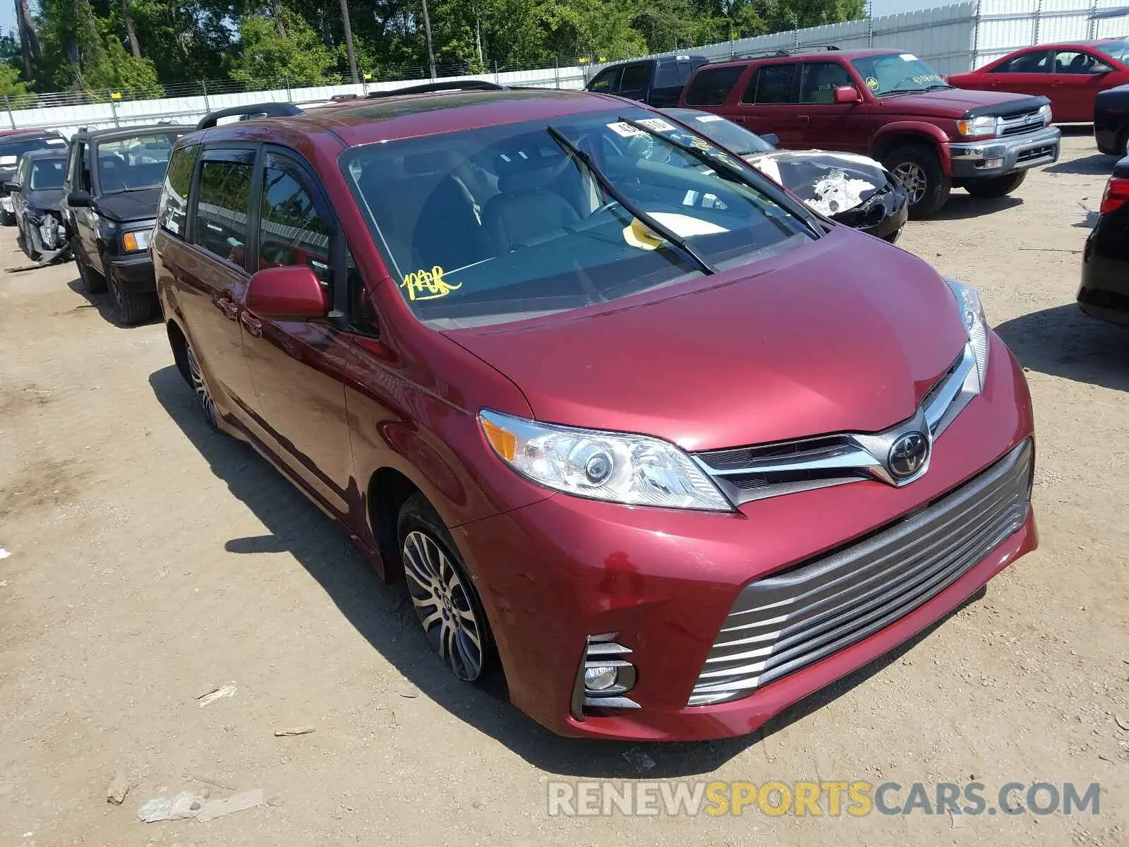 1 Photograph of a damaged car 5TDYZ3DC7KS989574 TOYOTA SIENNA 2019