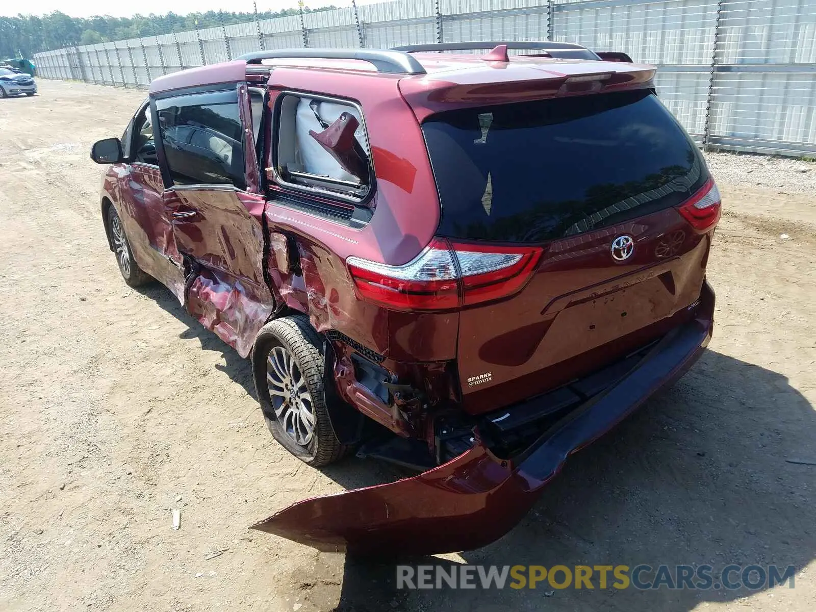 3 Photograph of a damaged car 5TDYZ3DC7KS989574 TOYOTA SIENNA 2019