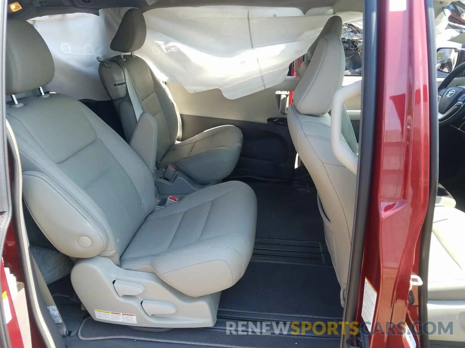 6 Photograph of a damaged car 5TDYZ3DC7KS989574 TOYOTA SIENNA 2019