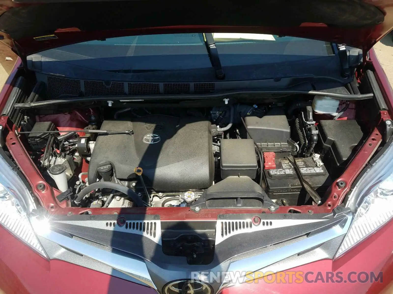 7 Photograph of a damaged car 5TDYZ3DC7KS989574 TOYOTA SIENNA 2019