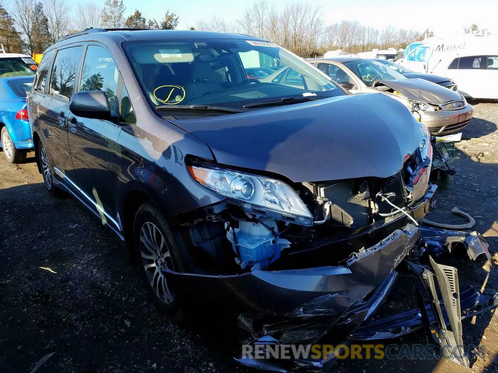 1 Photograph of a damaged car 5TDYZ3DC7KS996055 TOYOTA SIENNA 2019