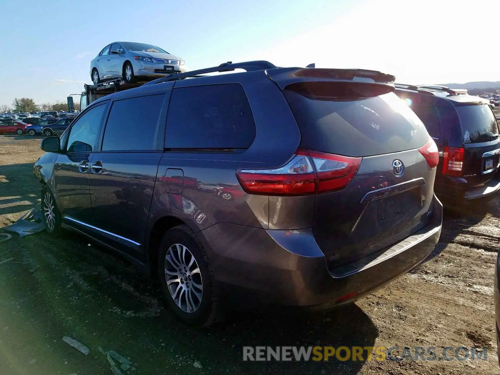 3 Photograph of a damaged car 5TDYZ3DC7KS996055 TOYOTA SIENNA 2019