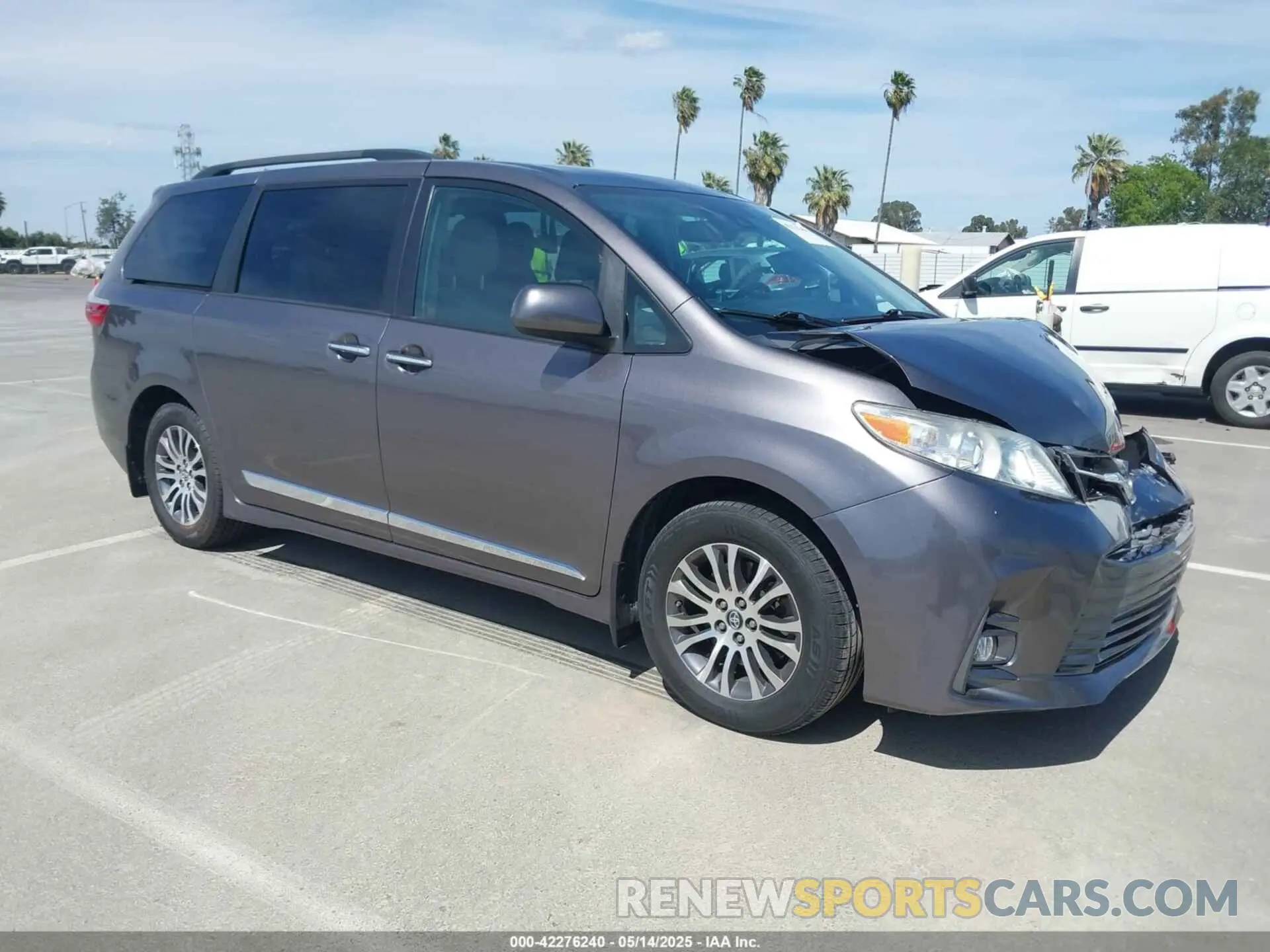 1 Фотография поврежденного автомобиля 5TDYZ3DC8KS001055 TOYOTA SIENNA 2019