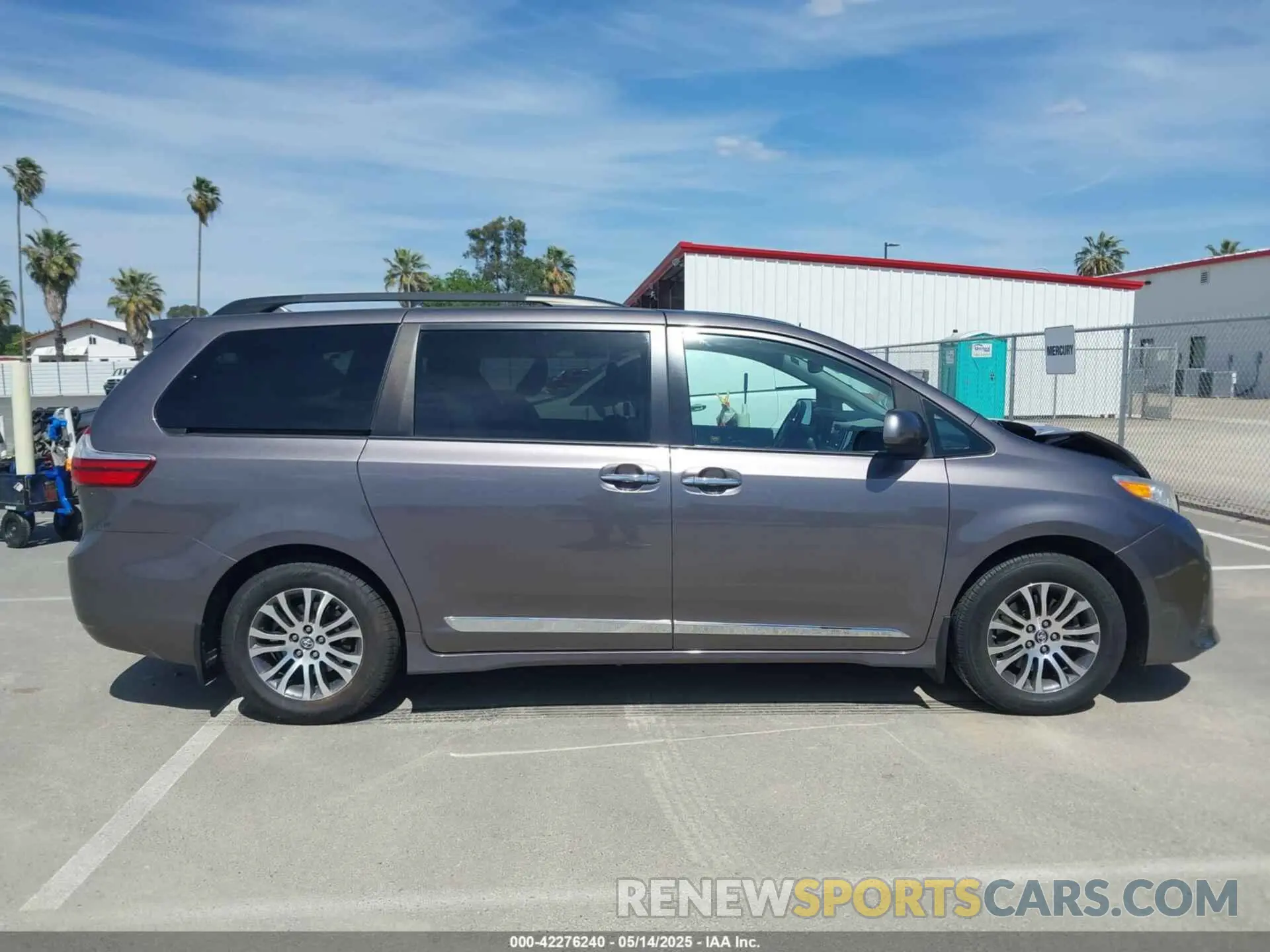 13 Фотография поврежденного автомобиля 5TDYZ3DC8KS001055 TOYOTA SIENNA 2019