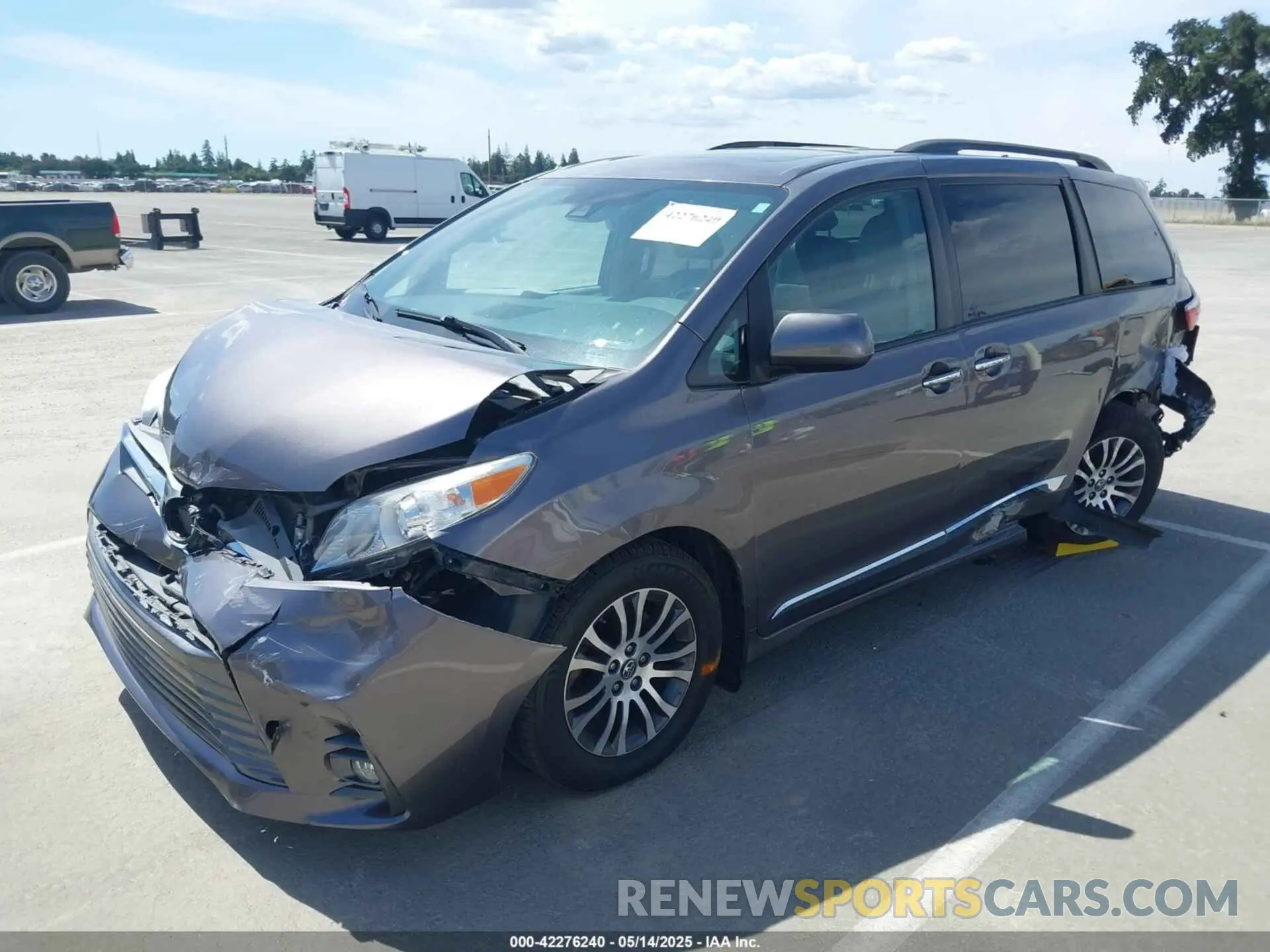 2 Фотография поврежденного автомобиля 5TDYZ3DC8KS001055 TOYOTA SIENNA 2019