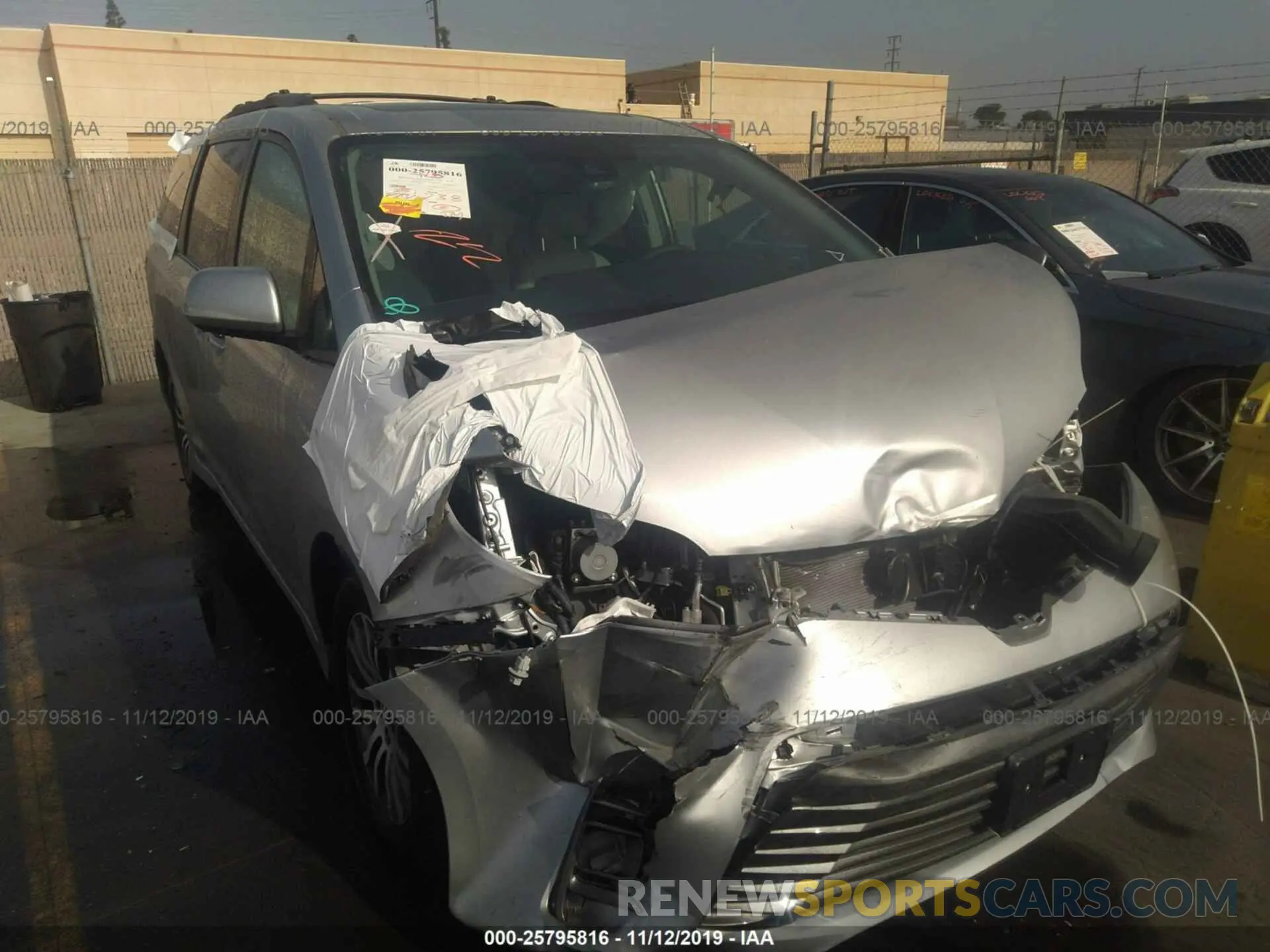1 Photograph of a damaged car 5TDYZ3DCXKS013238 TOYOTA SIENNA 2019
