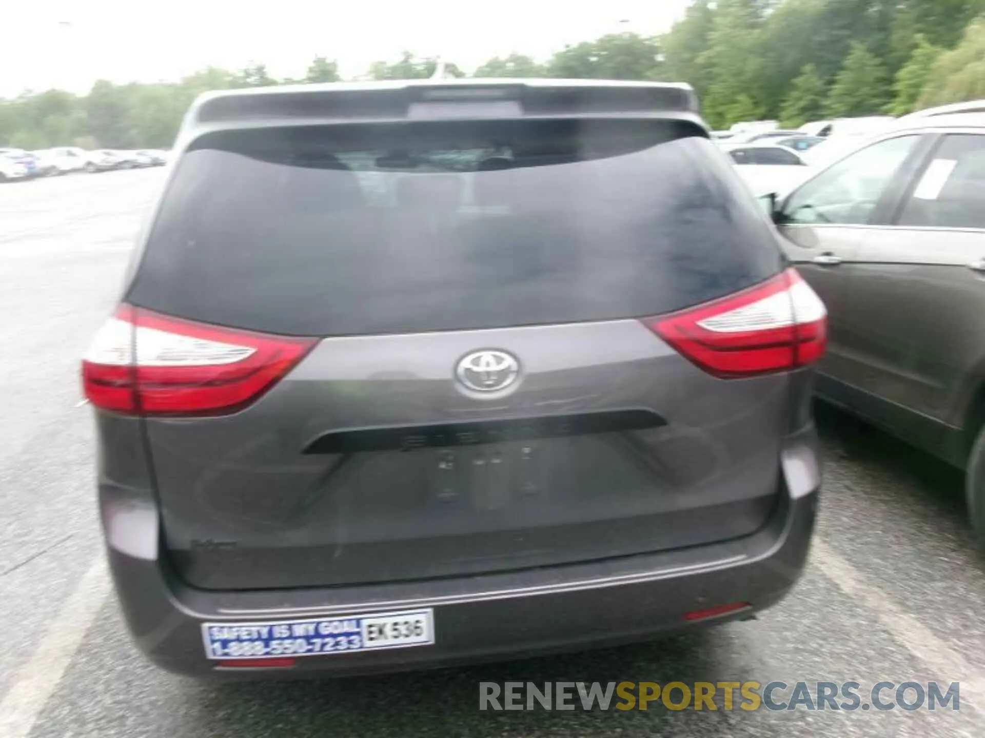 15 Photograph of a damaged car 5TDZZ3DC2KS002996 TOYOTA SIENNA 2019