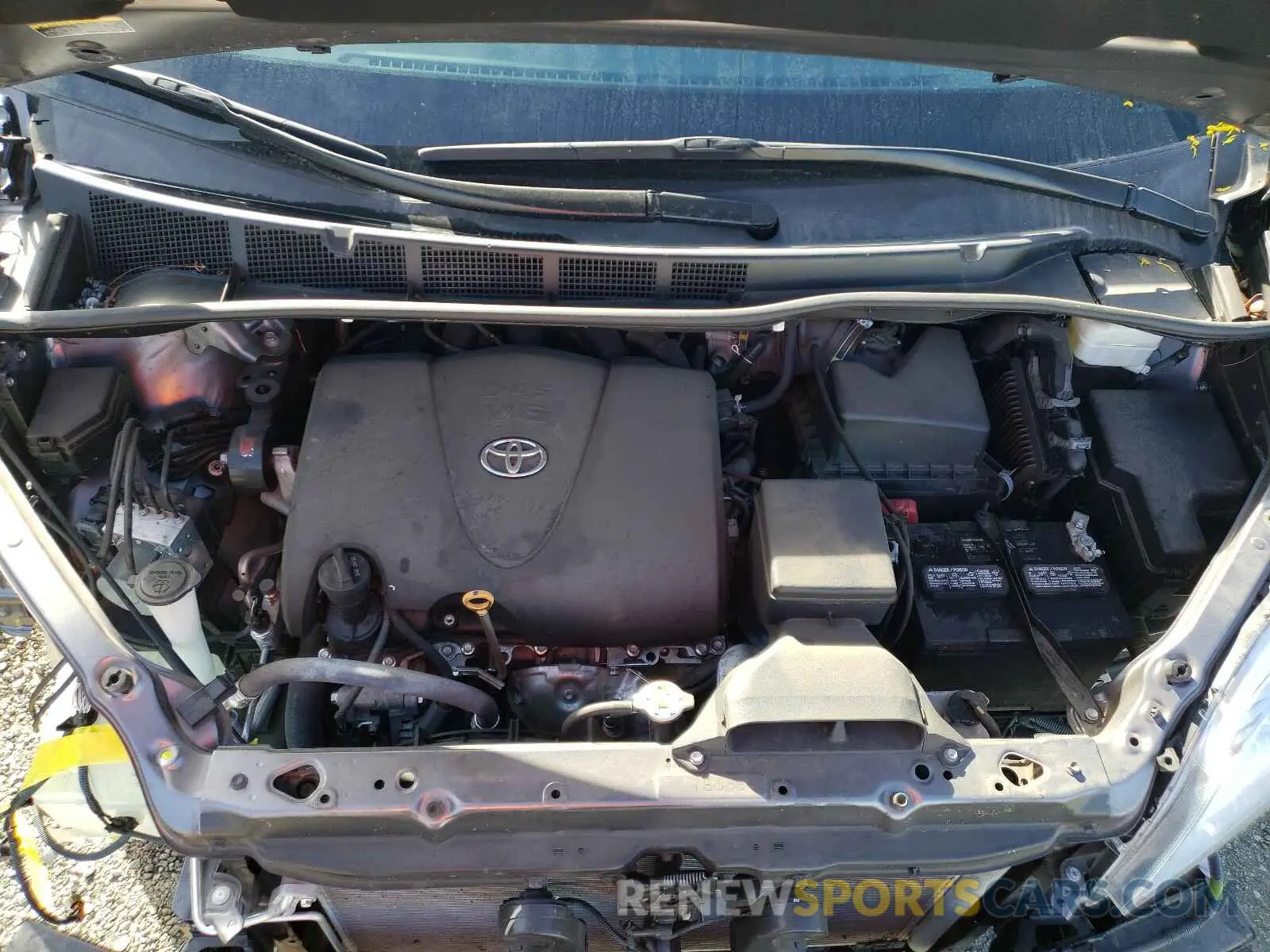 7 Photograph of a damaged car 5TDZZ3DC2KS005901 TOYOTA SIENNA 2019