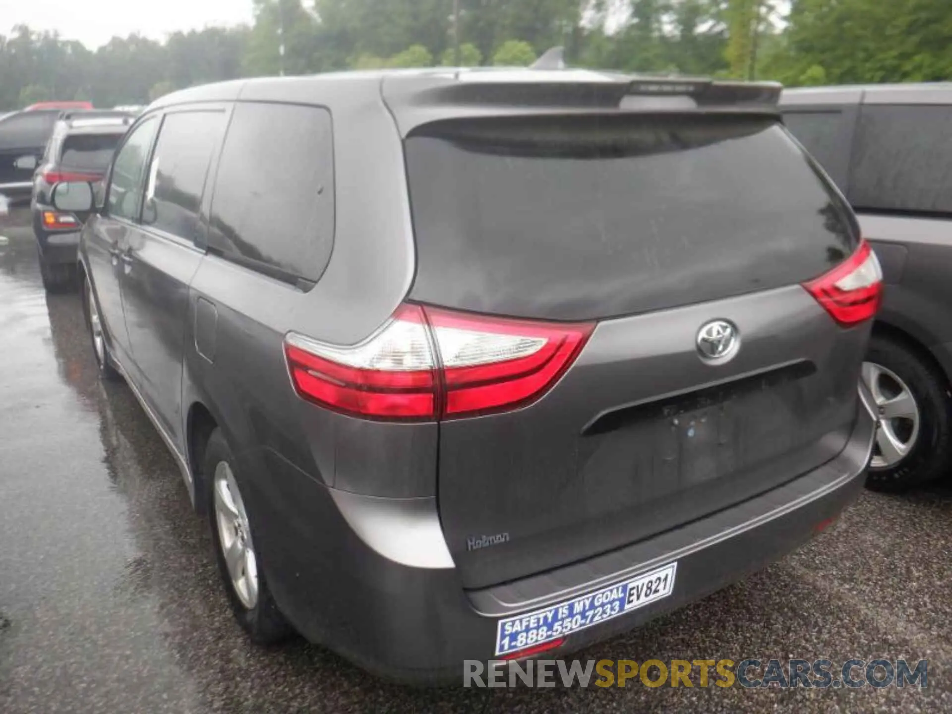 11 Фотография поврежденного автомобиля 5TDZZ3DC2KS008944 TOYOTA SIENNA 2019