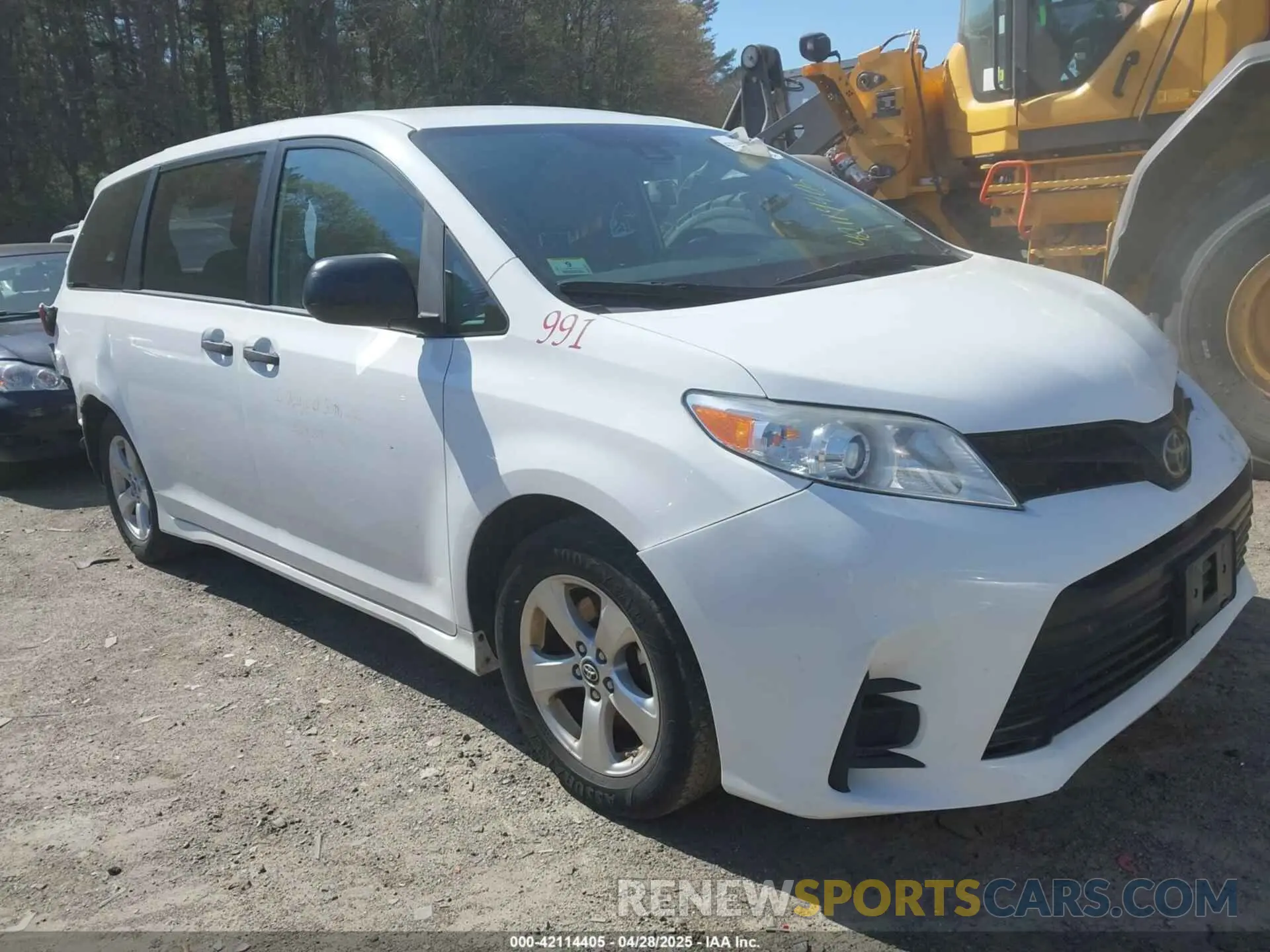 1 Фотография поврежденного автомобиля 5TDZZ3DC4KS015569 TOYOTA SIENNA 2019