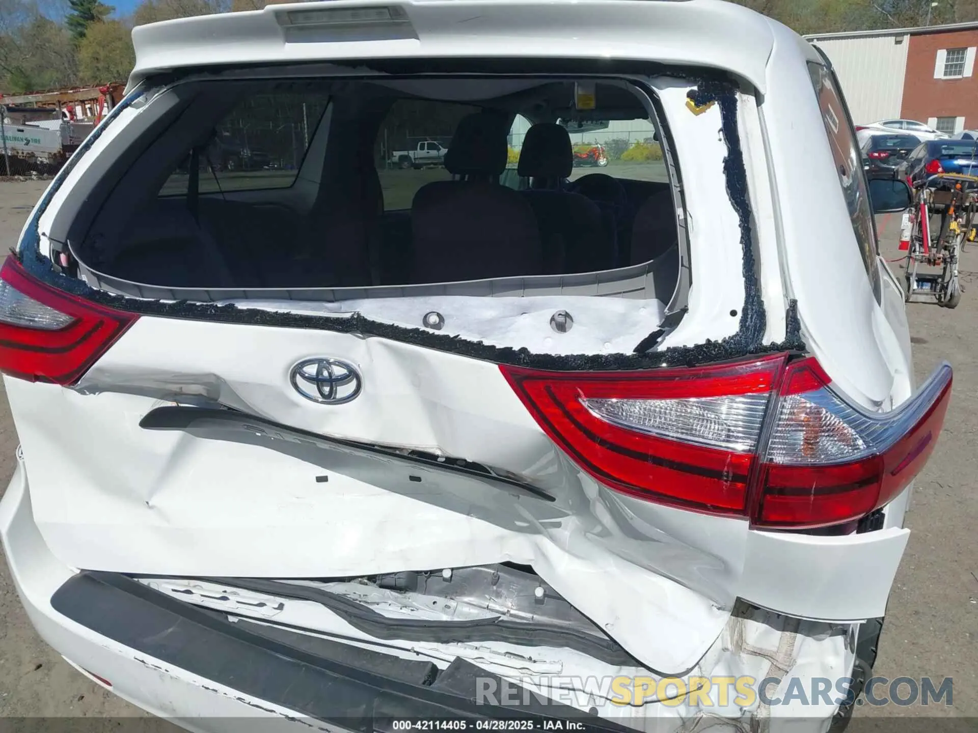 6 Фотография поврежденного автомобиля 5TDZZ3DC4KS015569 TOYOTA SIENNA 2019