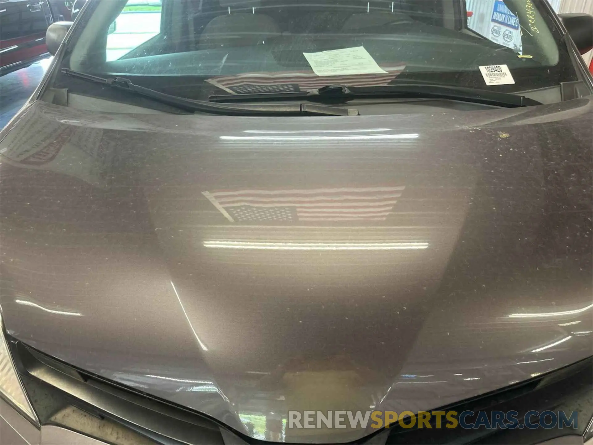 11 Photograph of a damaged car 5TDZZ3DC5KS001485 TOYOTA SIENNA 2019
