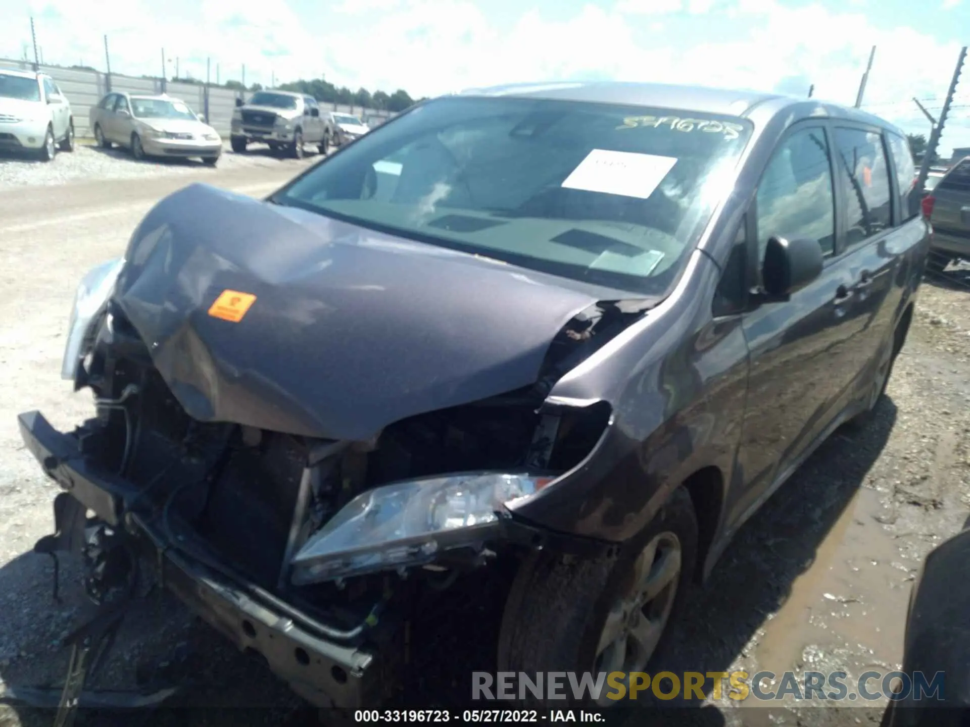 2 Photograph of a damaged car 5TDZZ3DC7KS008096 TOYOTA SIENNA 2019