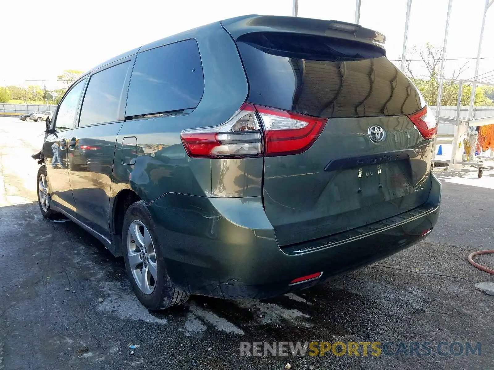 3 Photograph of a damaged car 5TDZZ3DC7KS978921 TOYOTA SIENNA 2019