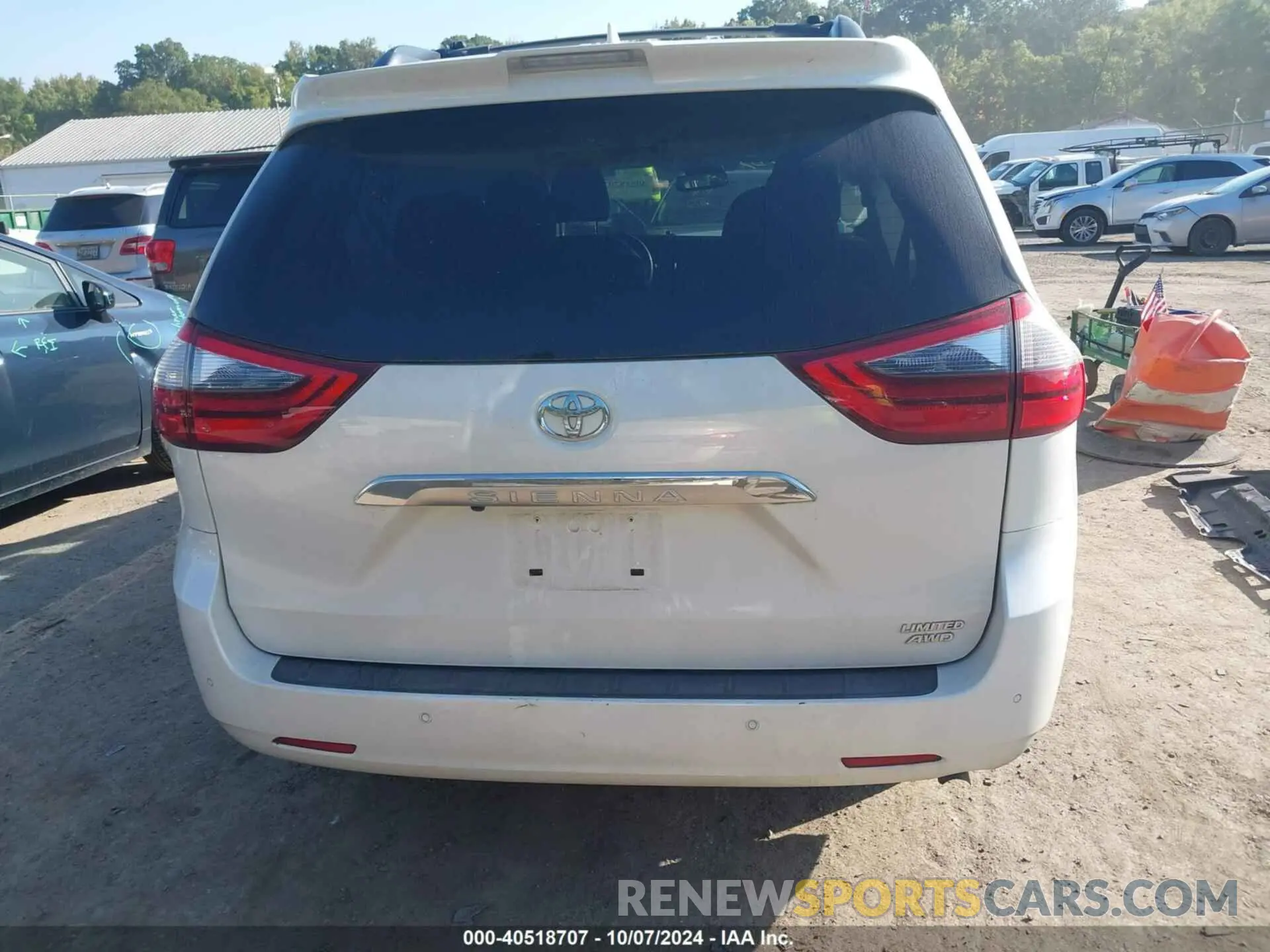 16 Photograph of a damaged car 5TDDZ3DC1LS232928 TOYOTA SIENNA 2020