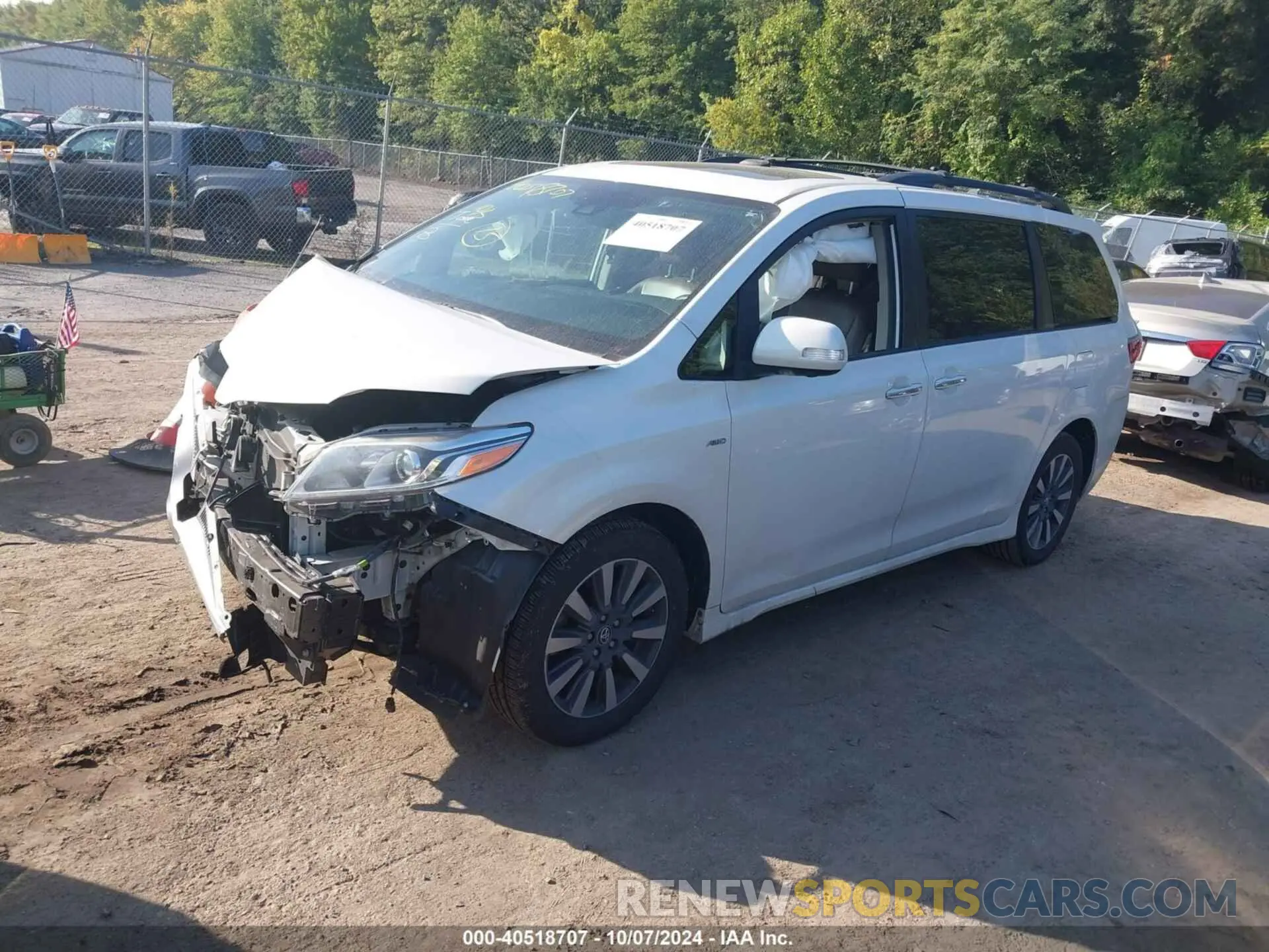 2 Photograph of a damaged car 5TDDZ3DC1LS232928 TOYOTA SIENNA 2020