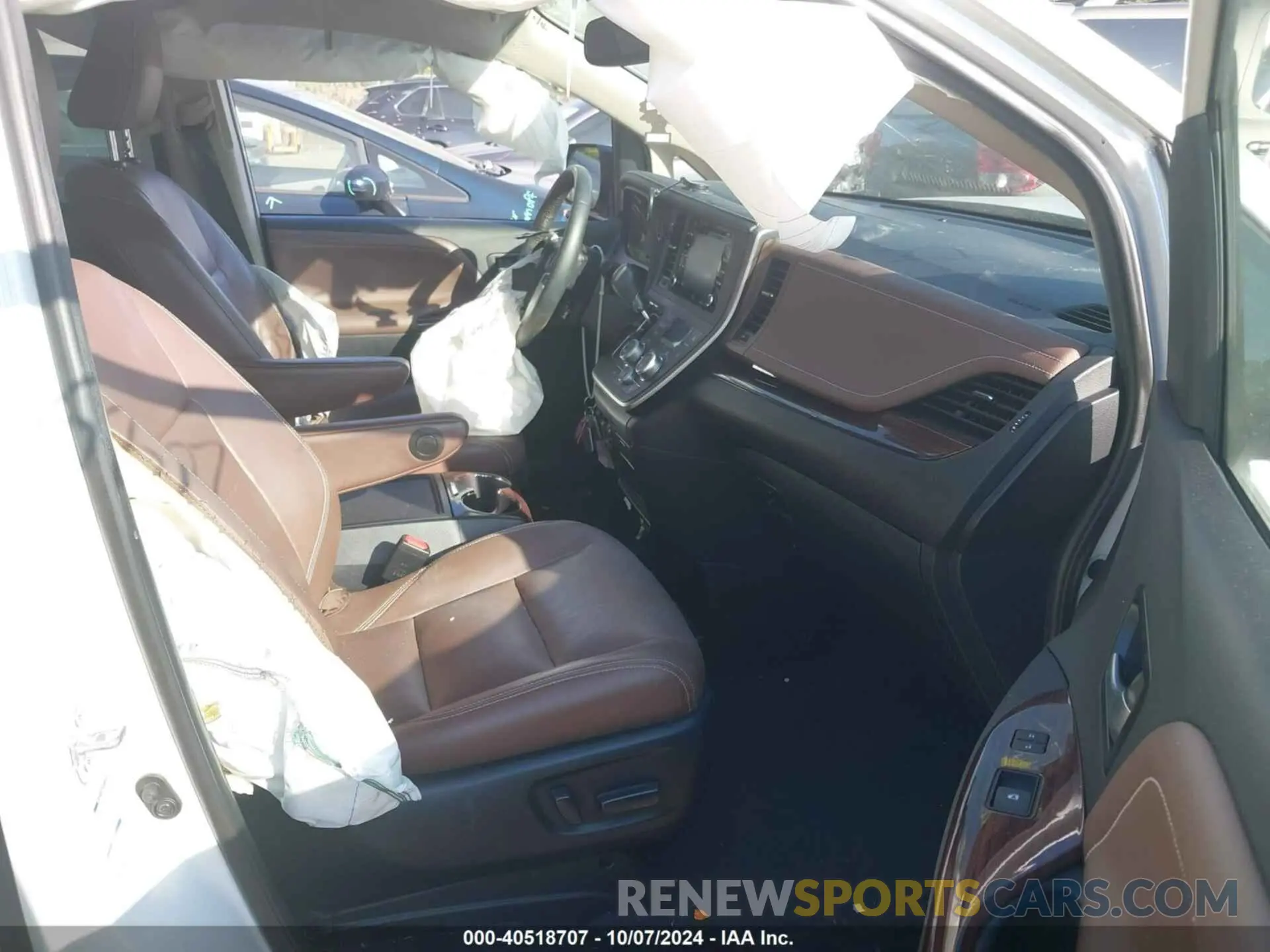 5 Photograph of a damaged car 5TDDZ3DC1LS232928 TOYOTA SIENNA 2020