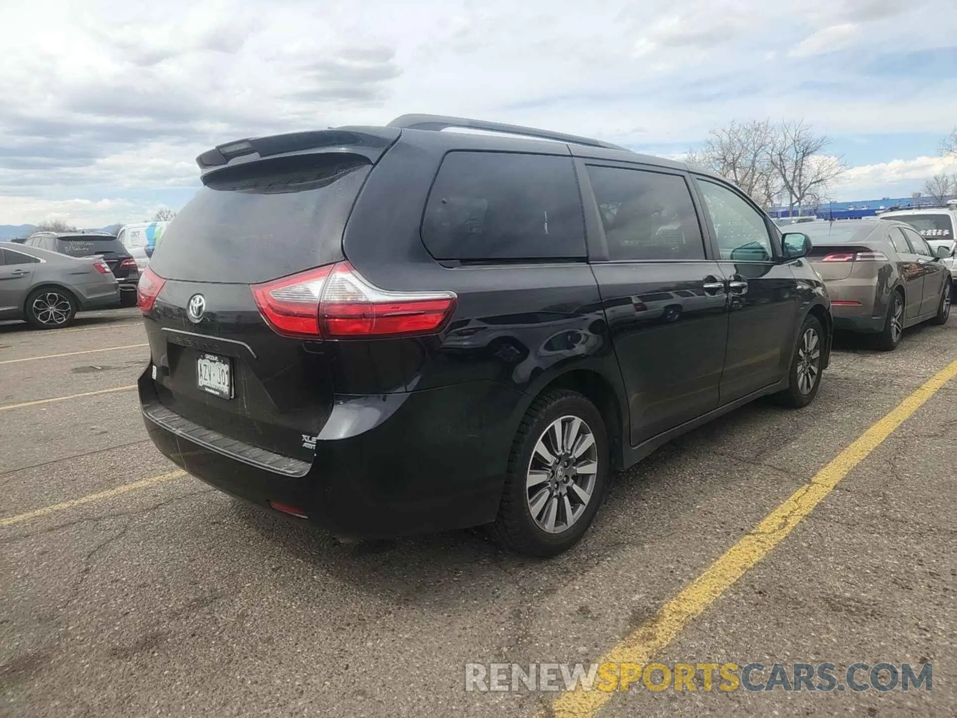 1 Photograph of a damaged car 5TDDZ3DC1LS249549 TOYOTA SIENNA 2020