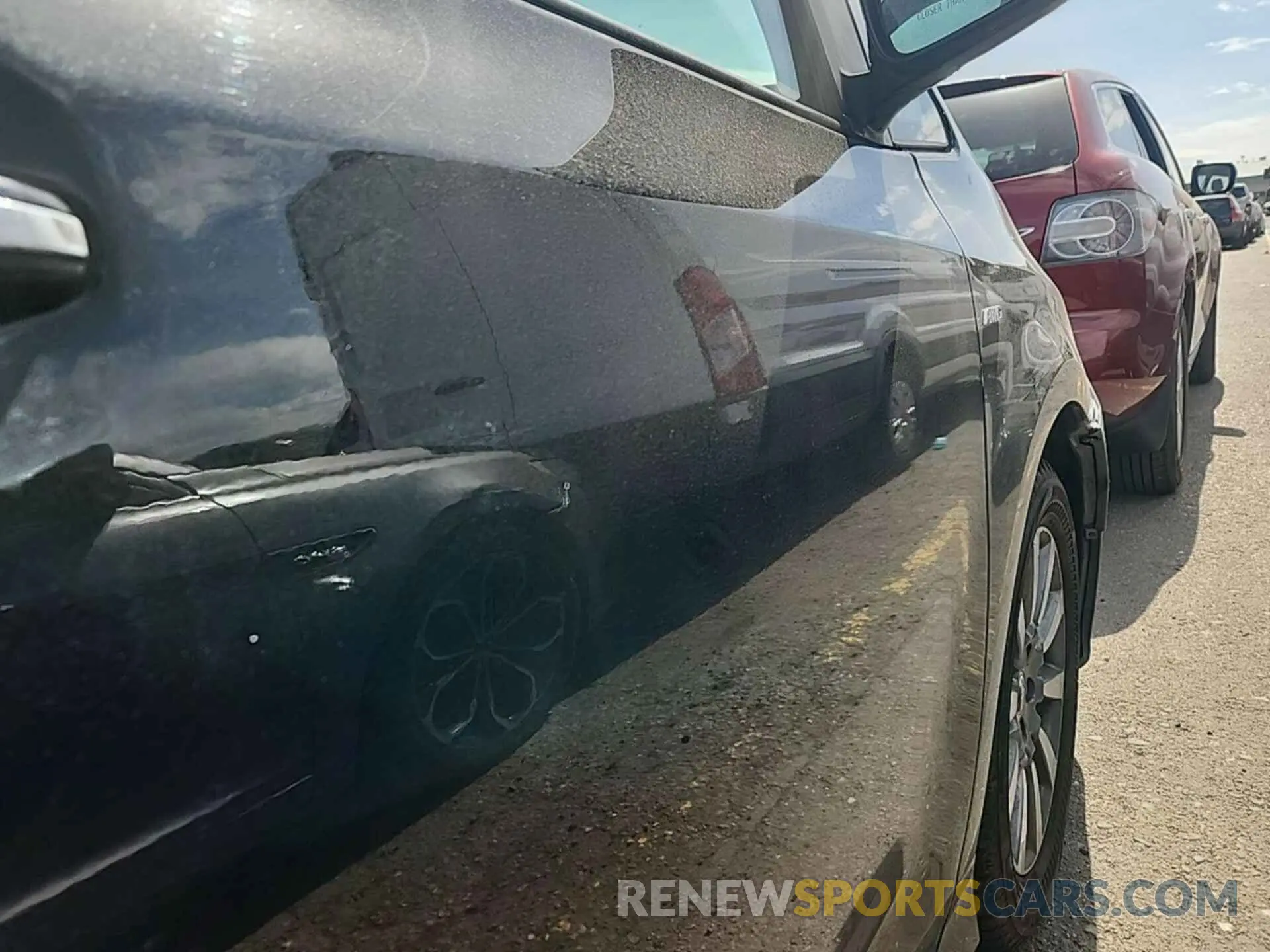 10 Photograph of a damaged car 5TDDZ3DC1LS249549 TOYOTA SIENNA 2020