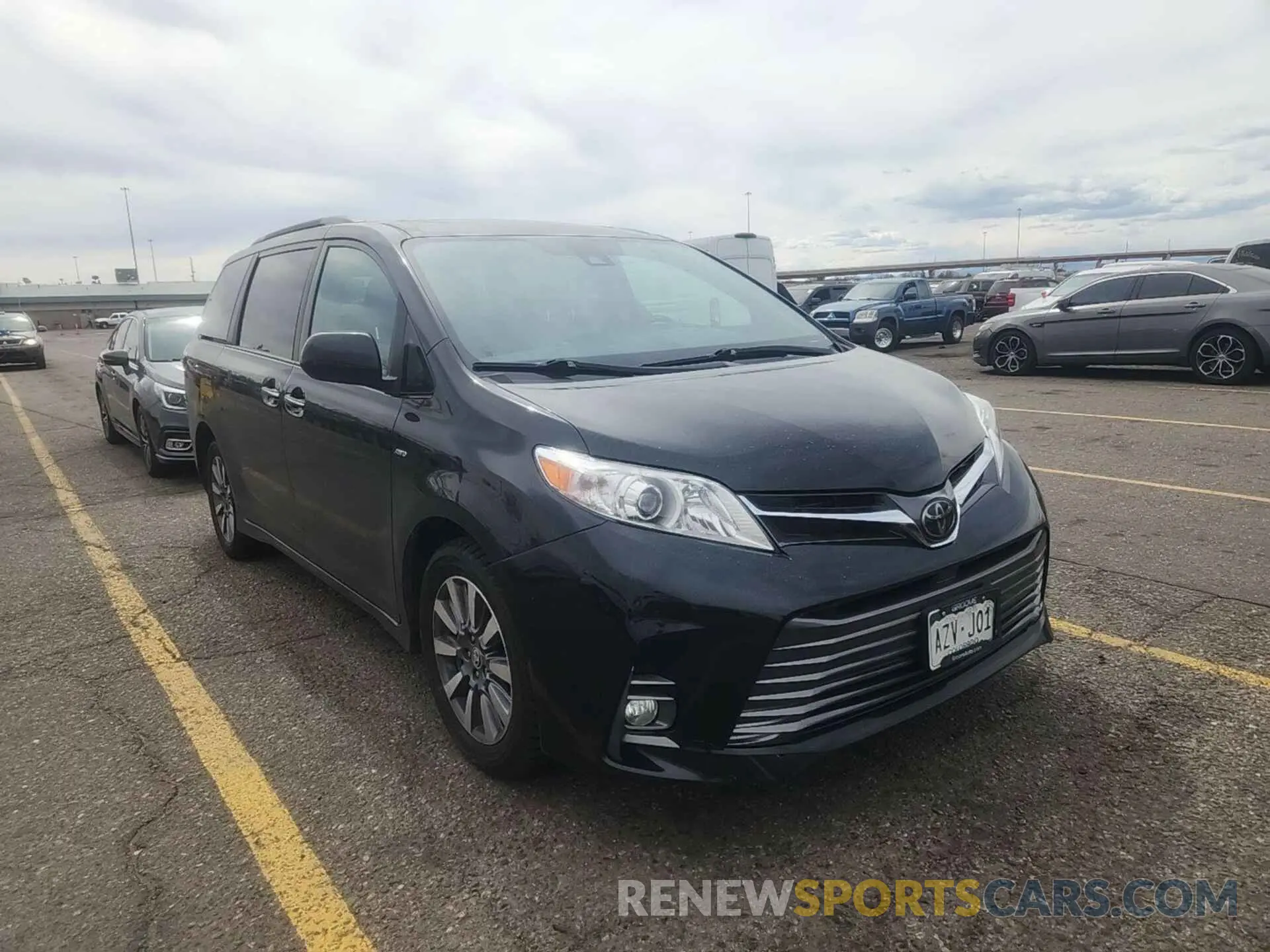 28 Photograph of a damaged car 5TDDZ3DC1LS249549 TOYOTA SIENNA 2020