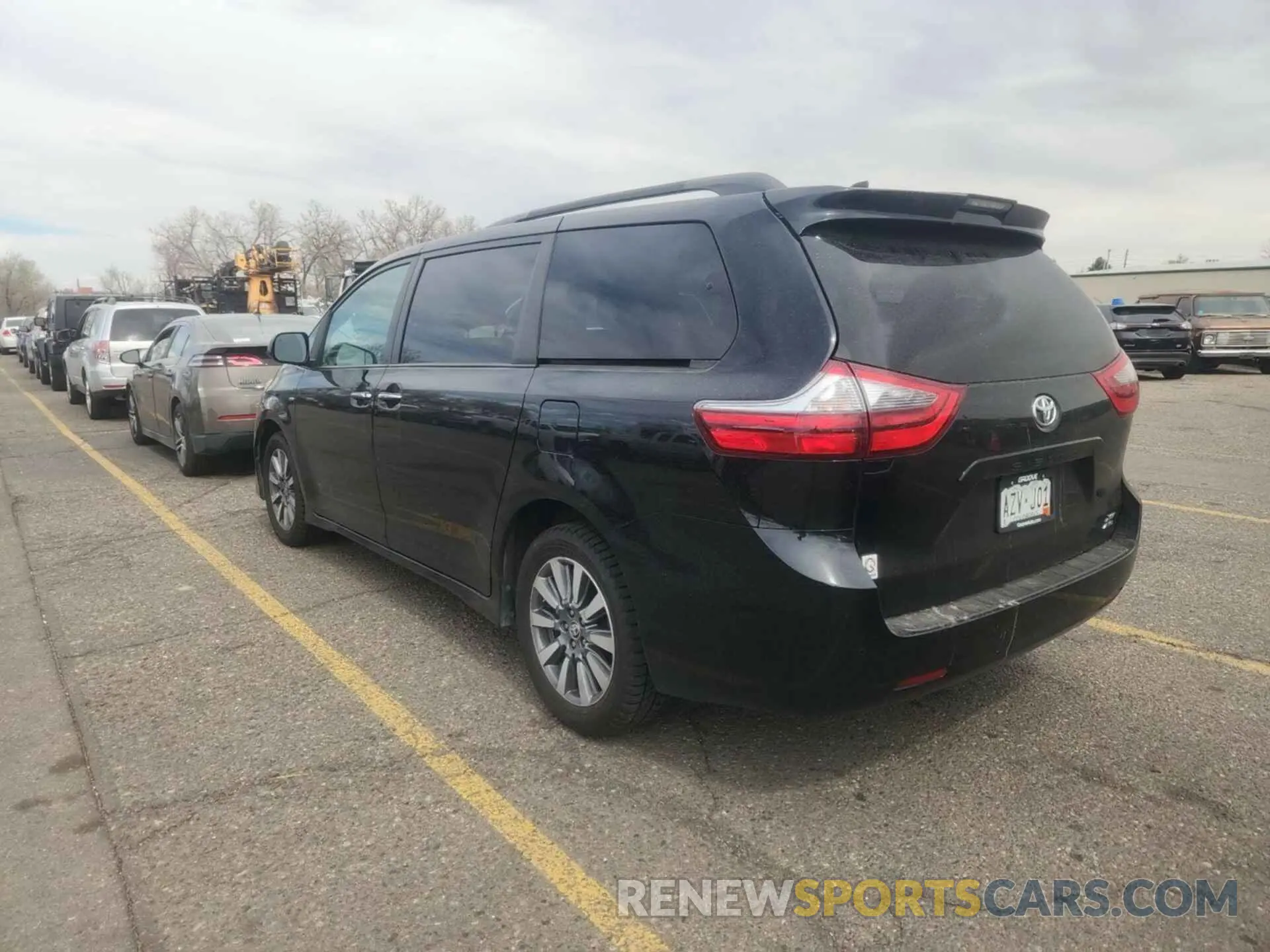 7 Photograph of a damaged car 5TDDZ3DC1LS249549 TOYOTA SIENNA 2020