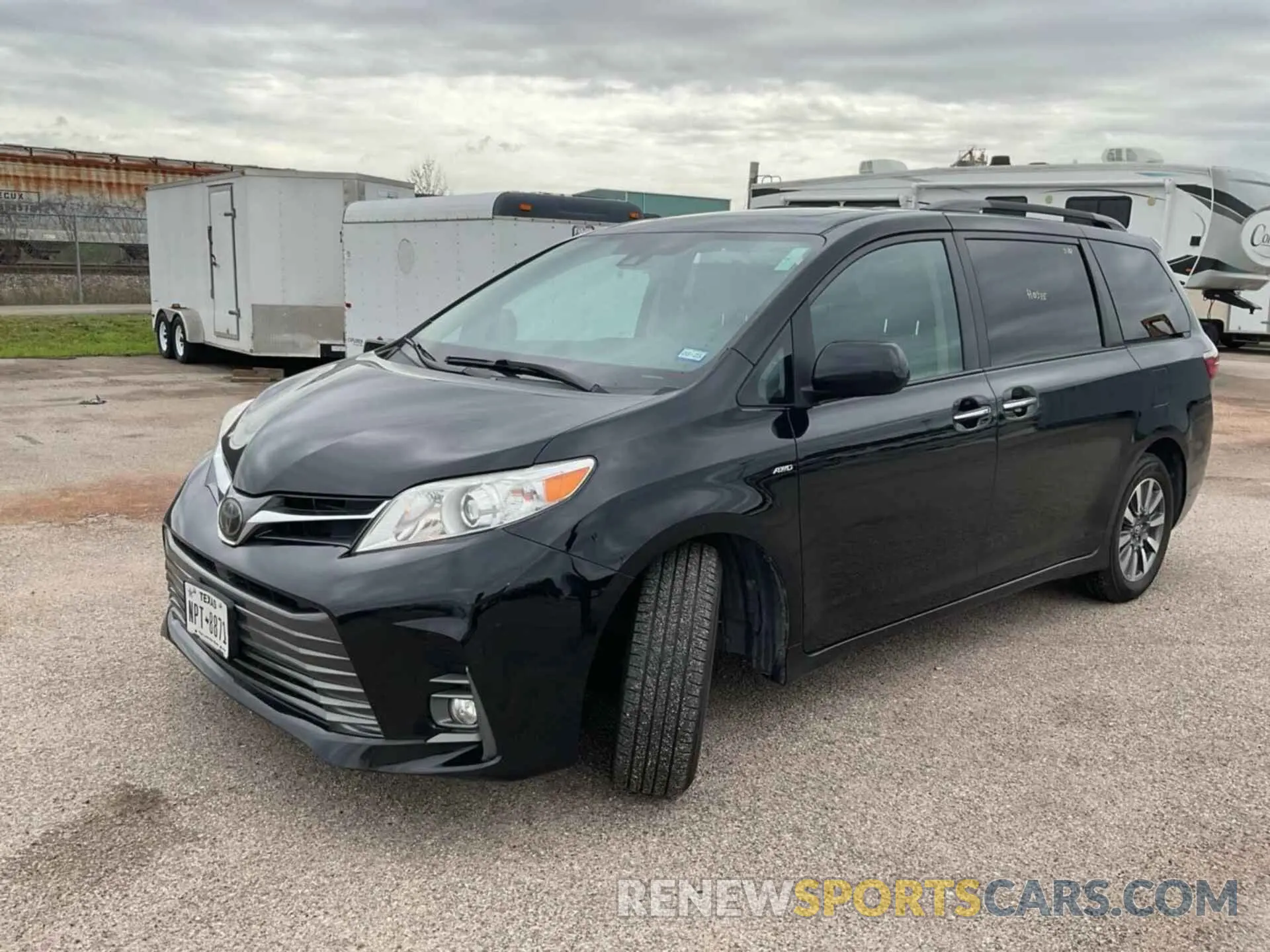 18 Photograph of a damaged car 5TDDZ3DC1LS249597 TOYOTA SIENNA 2020