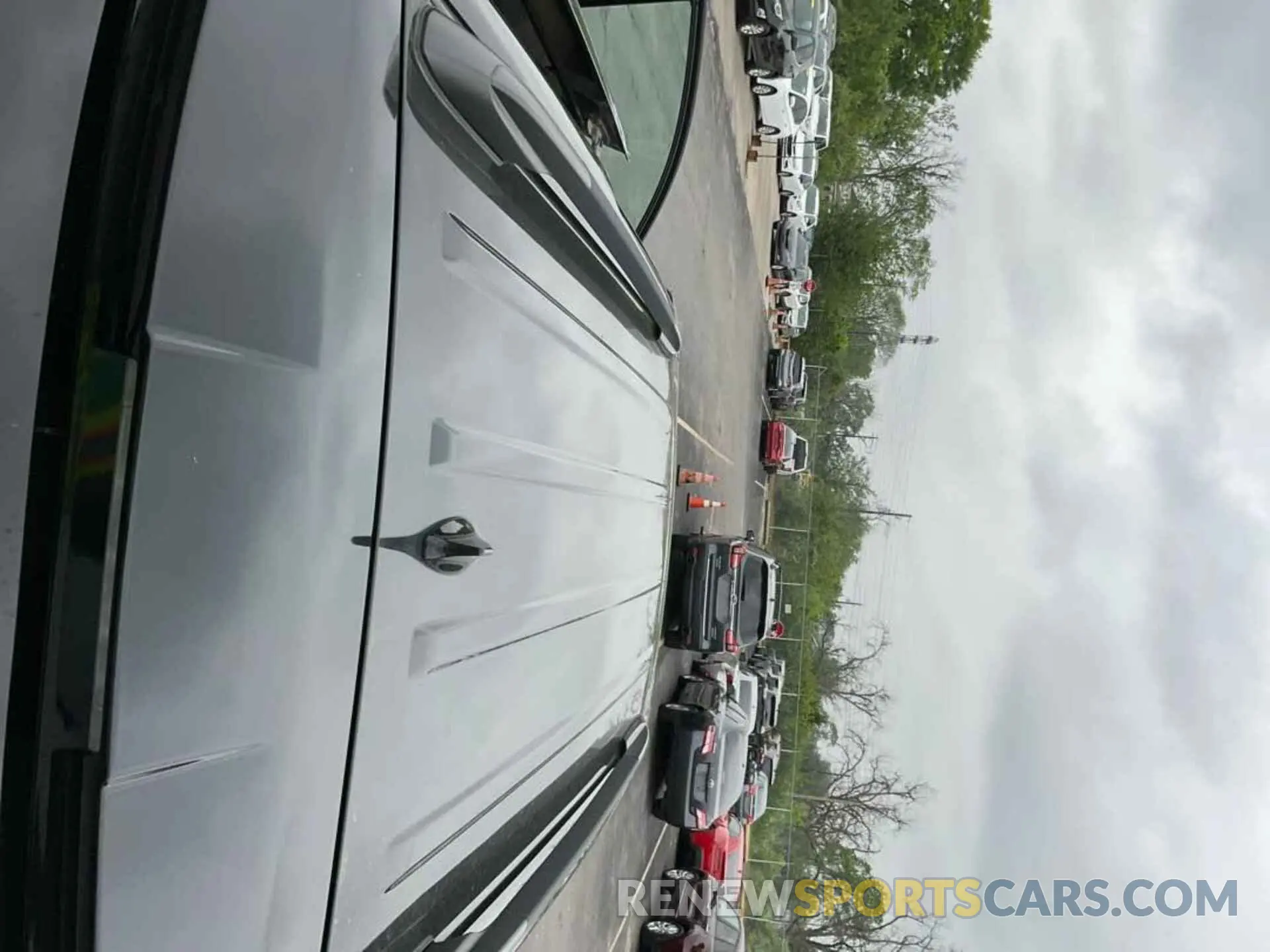 5 Photograph of a damaged car 5TDDZ3DC1LS249597 TOYOTA SIENNA 2020