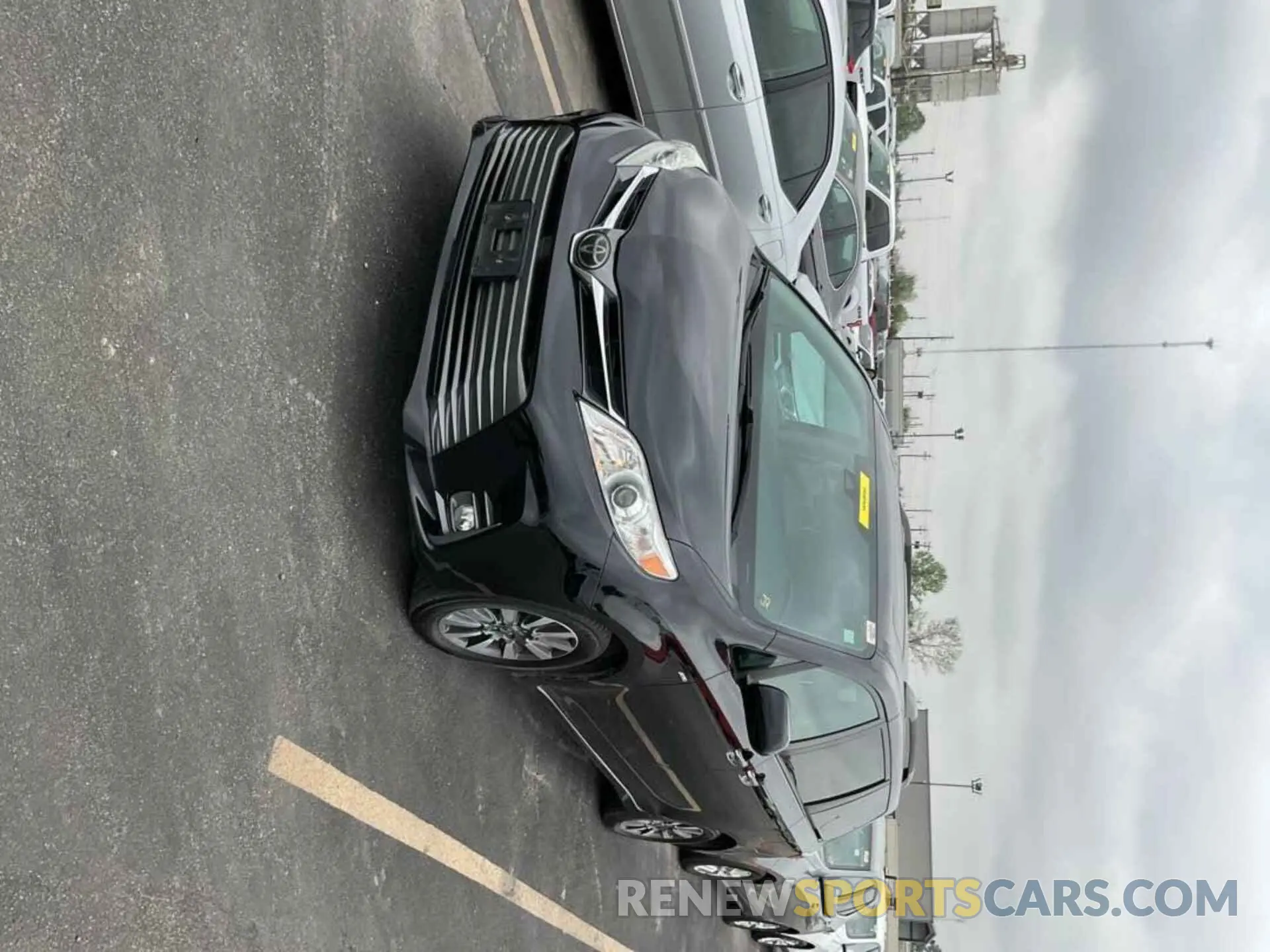 9 Photograph of a damaged car 5TDDZ3DC1LS249597 TOYOTA SIENNA 2020