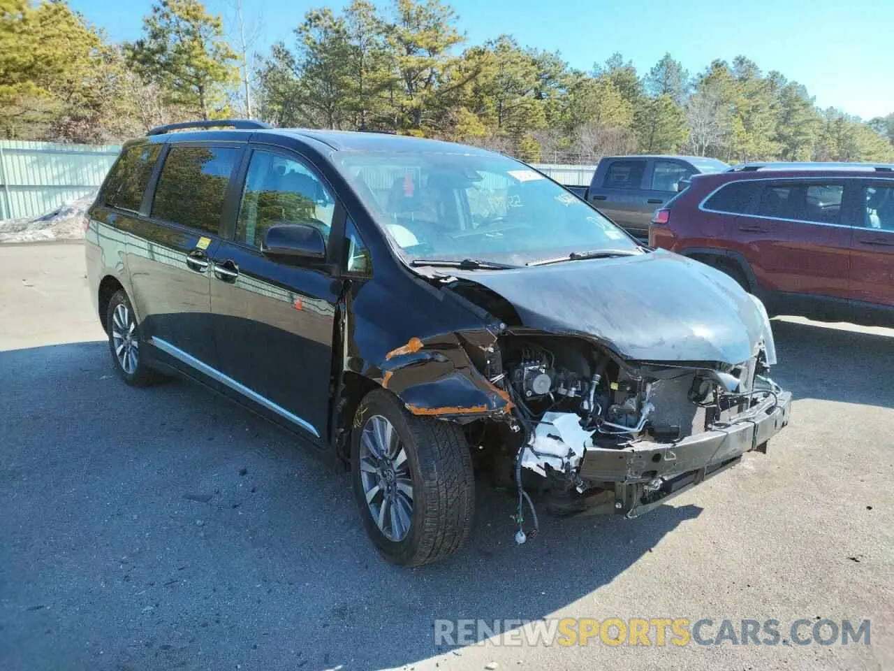 1 Photograph of a damaged car 5TDDZ3DC2LS246563 TOYOTA SIENNA 2020