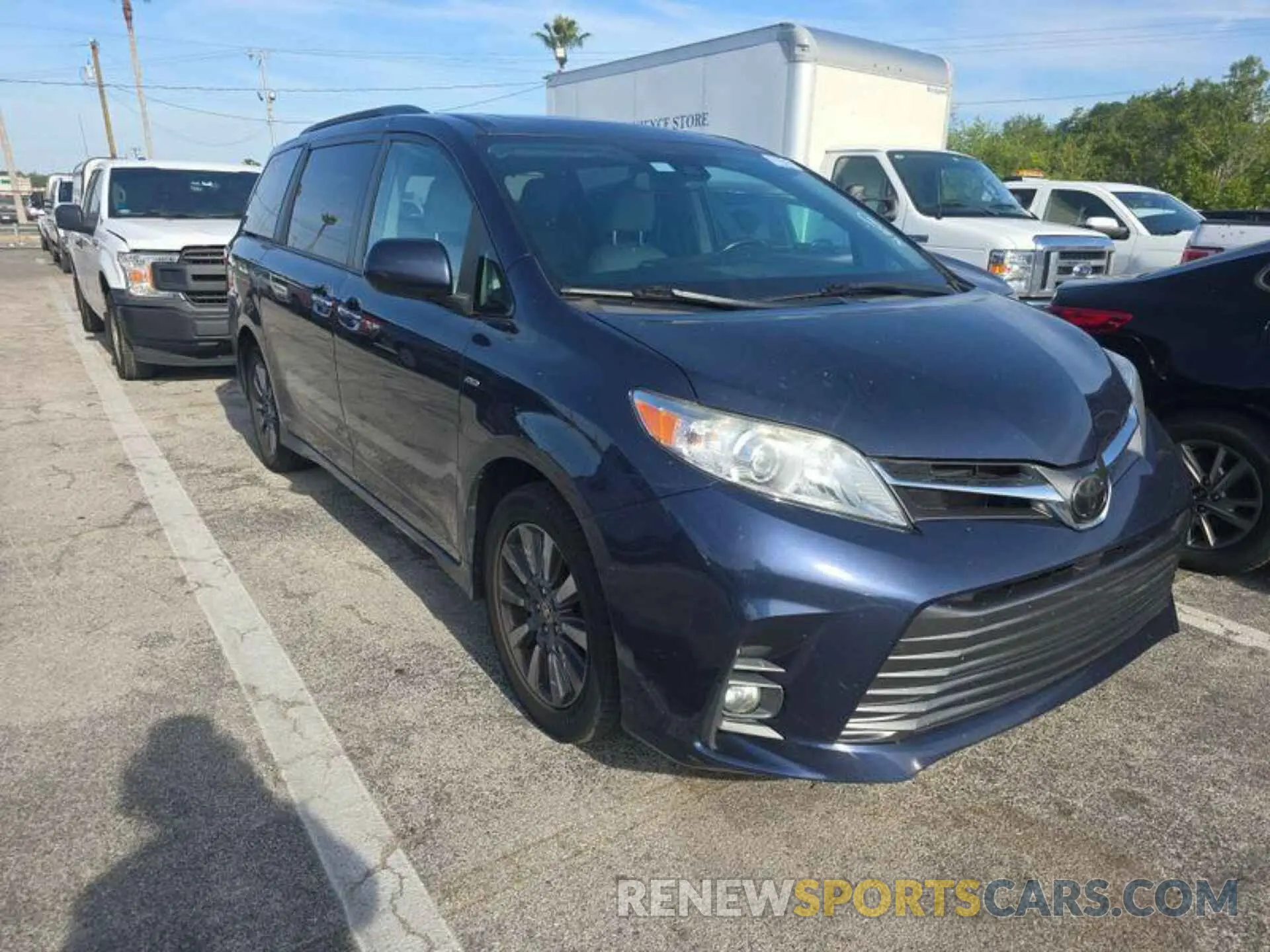 10 Photograph of a damaged car 5TDDZ3DC2LS249611 TOYOTA SIENNA 2020