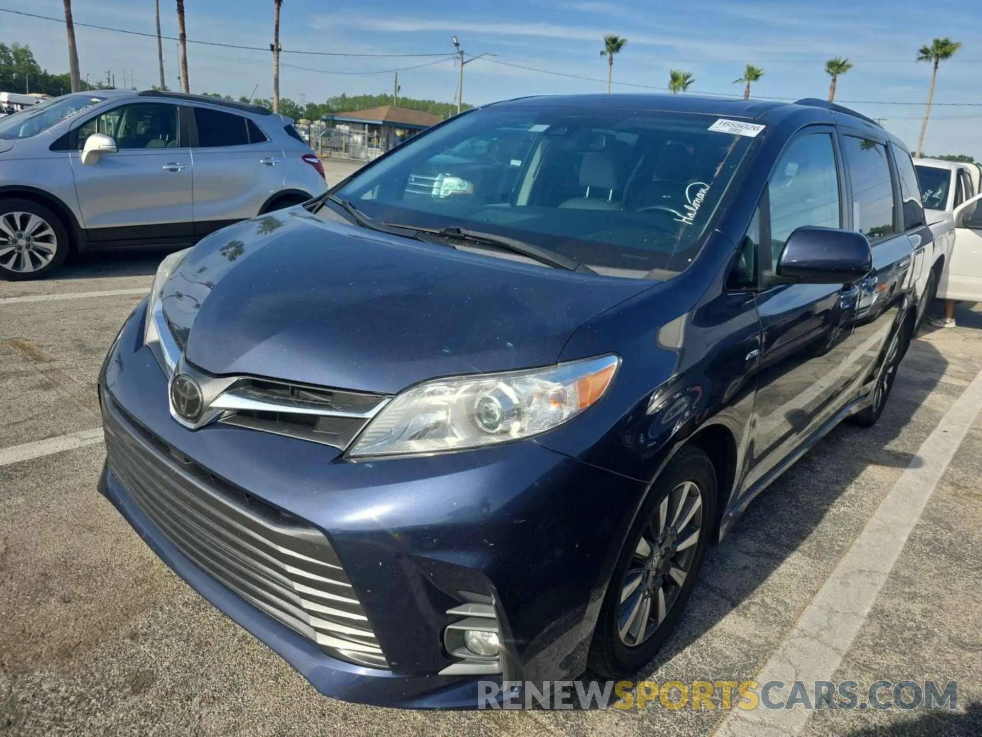 4 Photograph of a damaged car 5TDDZ3DC2LS249611 TOYOTA SIENNA 2020