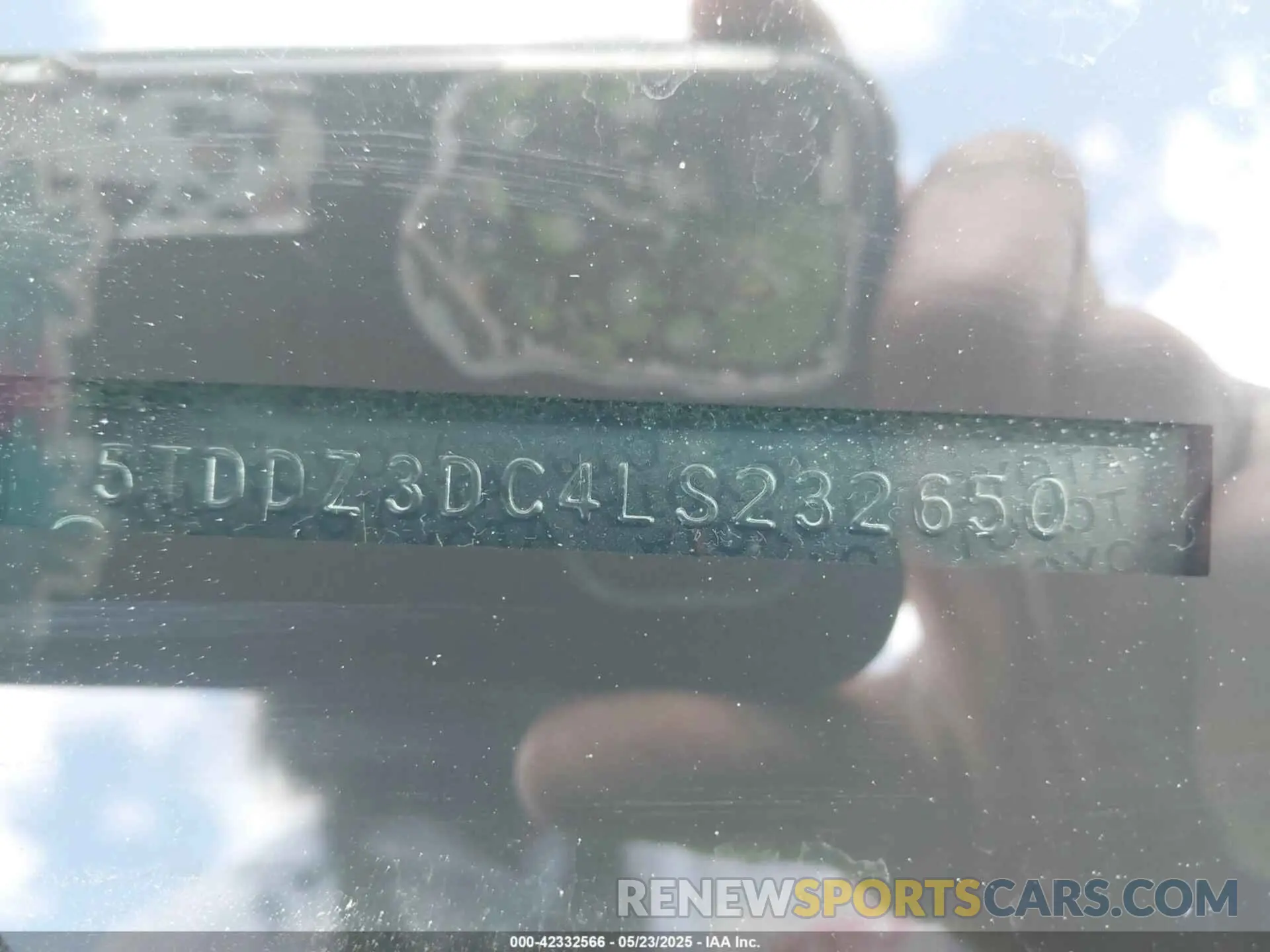 9 Photograph of a damaged car 5TDDZ3DC4LS232650 TOYOTA SIENNA 2020
