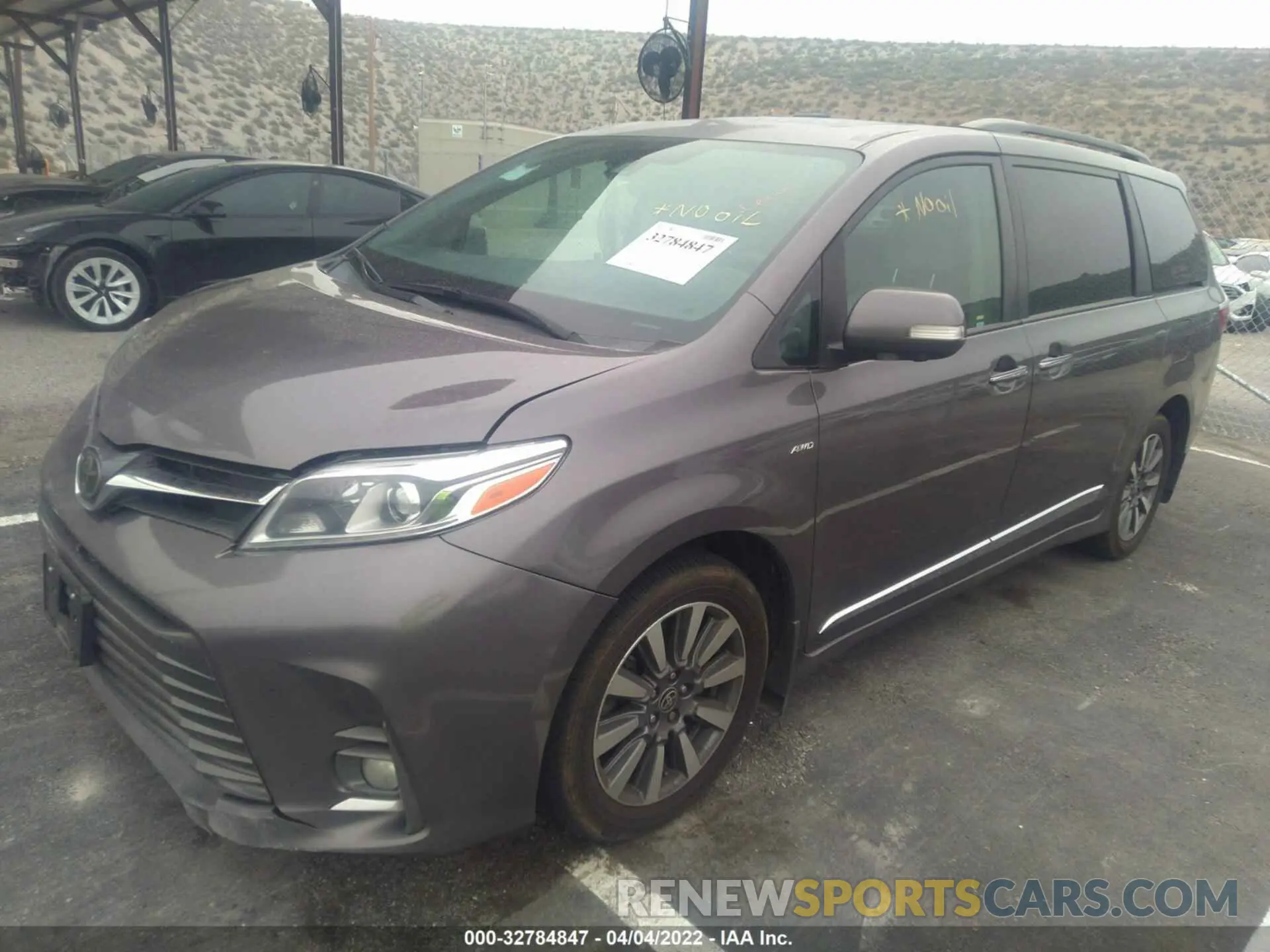 2 Photograph of a damaged car 5TDDZ3DC4LS249710 TOYOTA SIENNA 2020