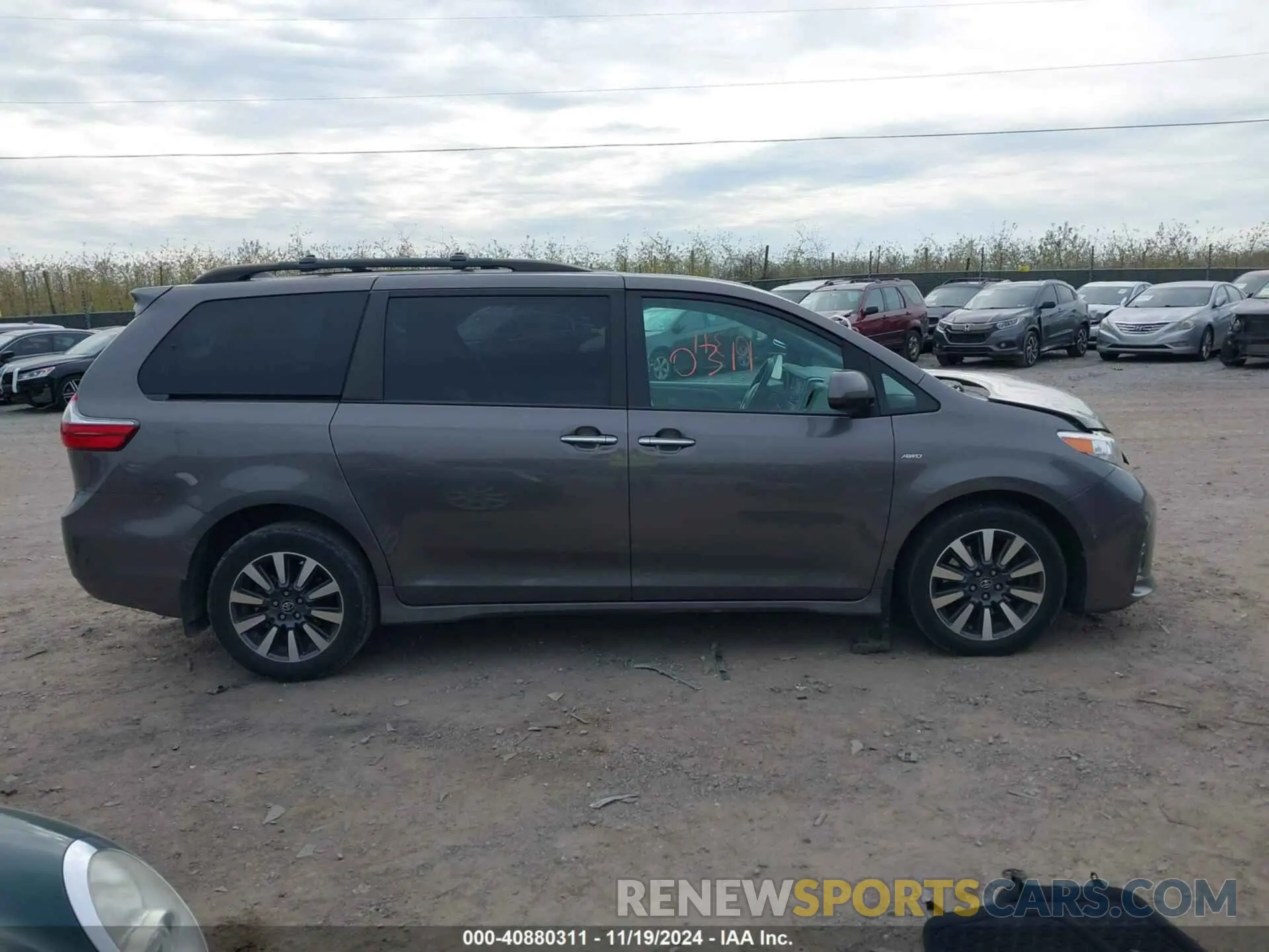 13 Photograph of a damaged car 5TDDZ3DC6LS238739 TOYOTA SIENNA 2020