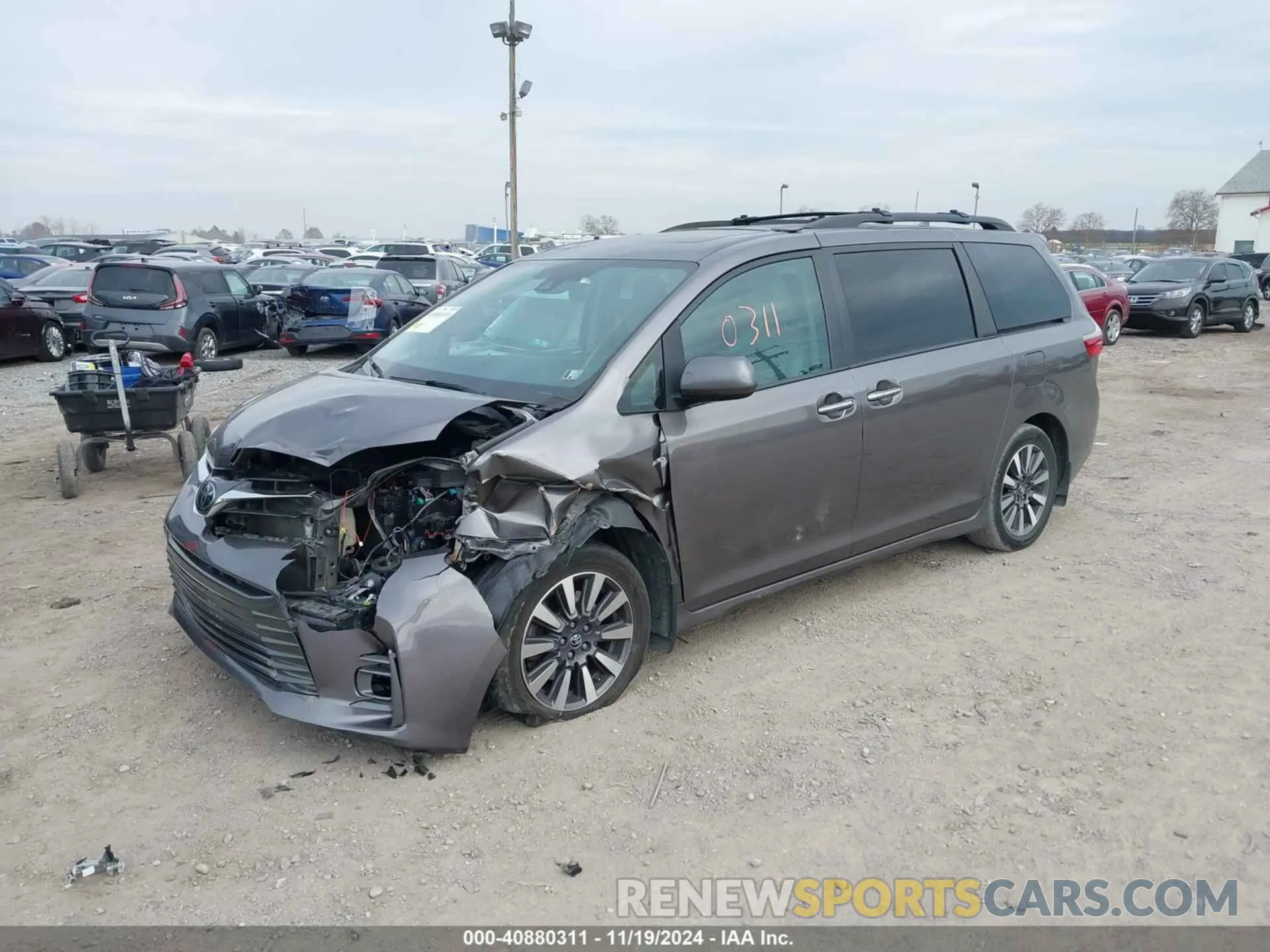 2 Photograph of a damaged car 5TDDZ3DC6LS238739 TOYOTA SIENNA 2020