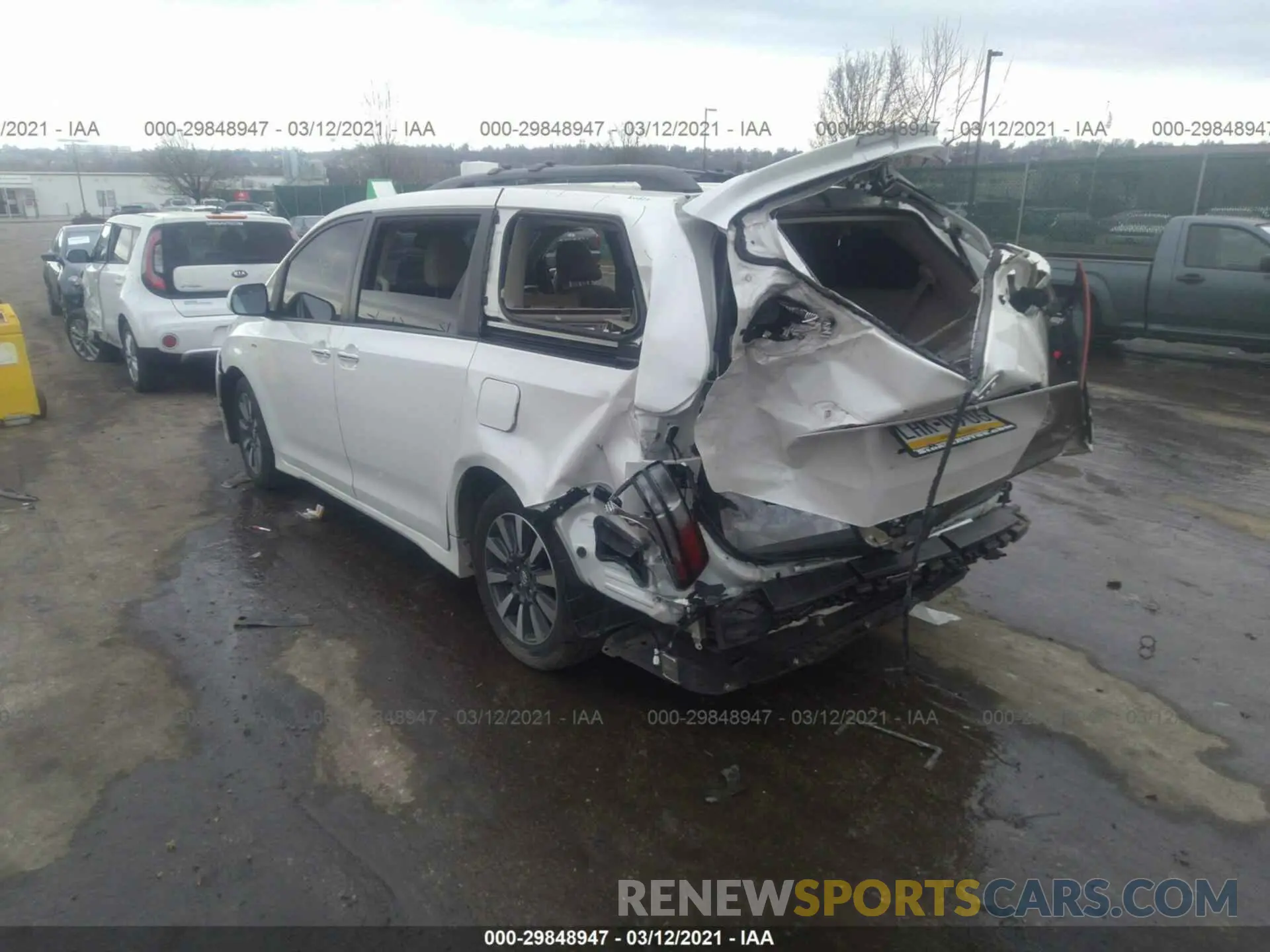 3 Photograph of a damaged car 5TDDZ3DC7LS237969 TOYOTA SIENNA 2020