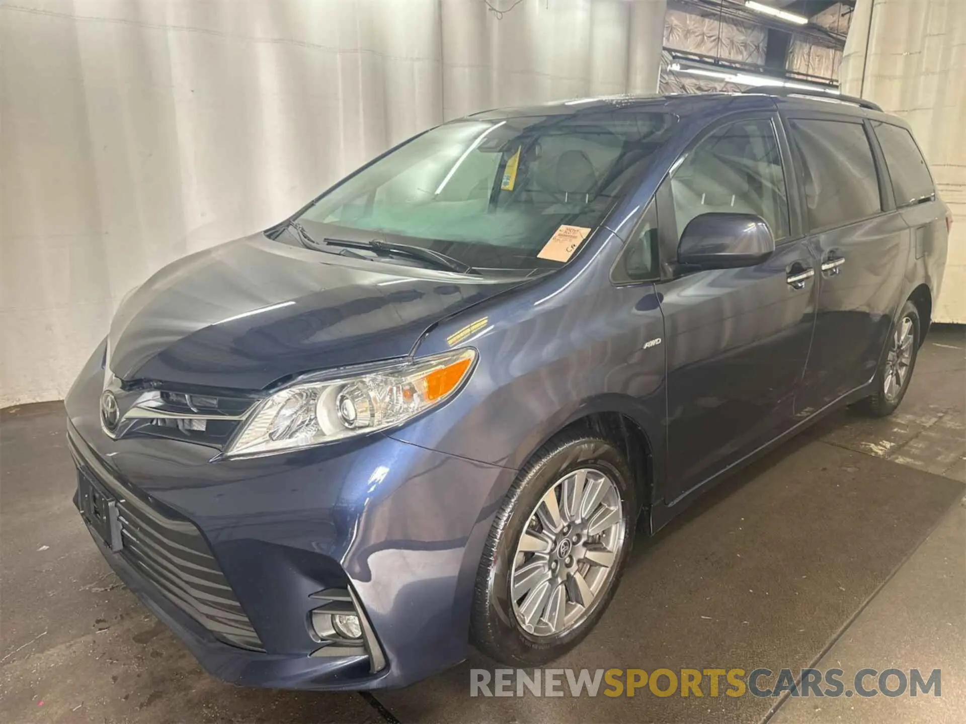 14 Photograph of a damaged car 5TDDZ3DC8LS249466 TOYOTA SIENNA 2020