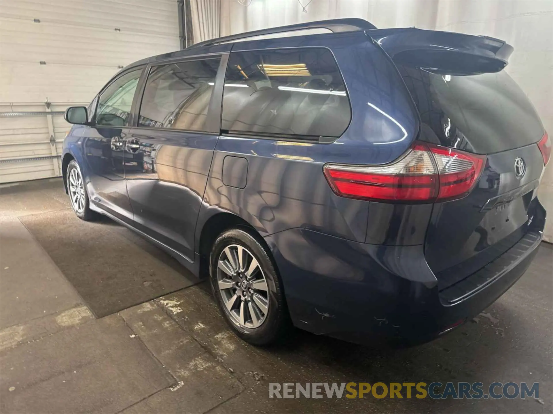 7 Photograph of a damaged car 5TDDZ3DC8LS249466 TOYOTA SIENNA 2020