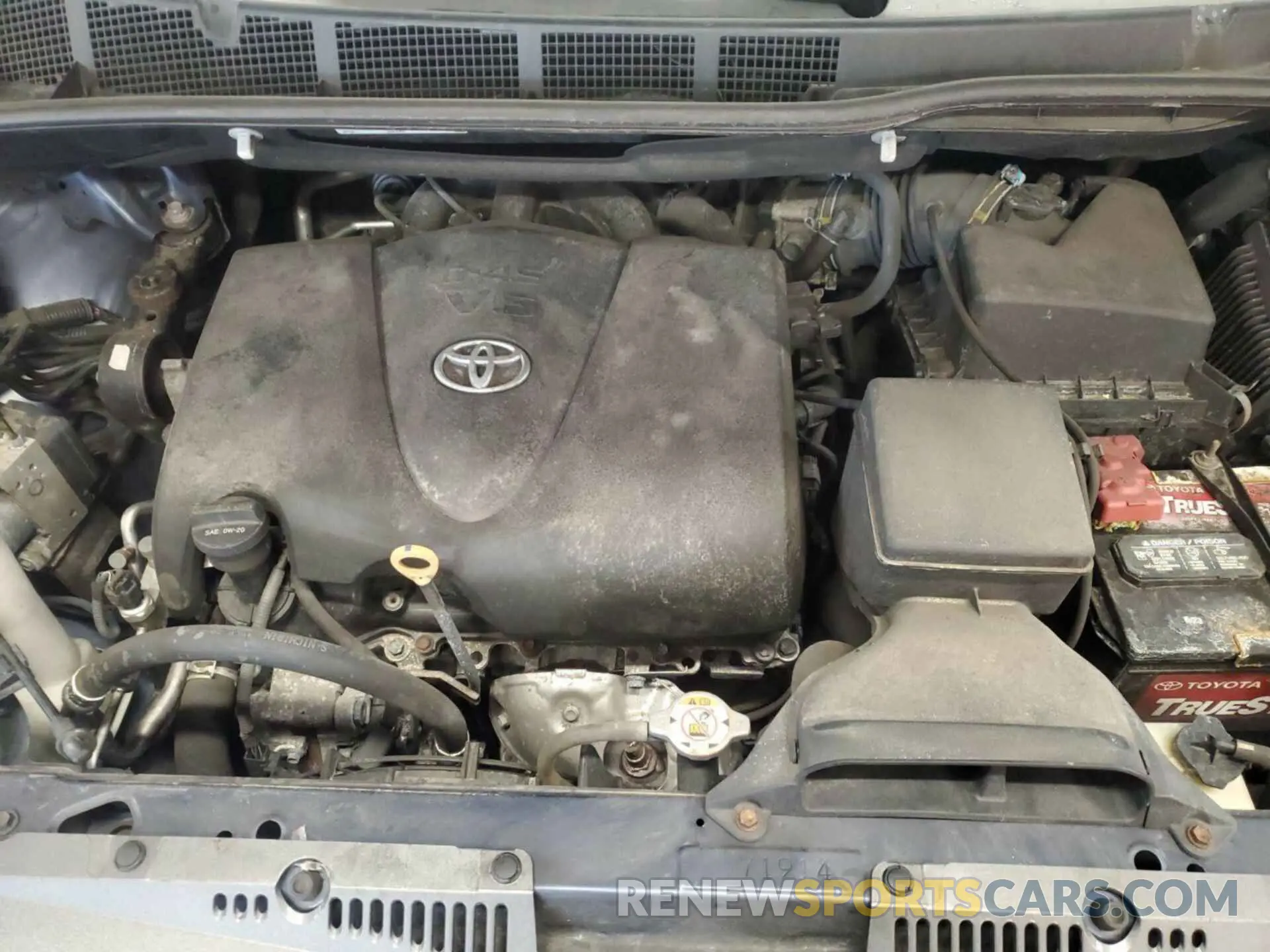 10 Photograph of a damaged car 5TDDZ3DC9LS232403 TOYOTA SIENNA 2020