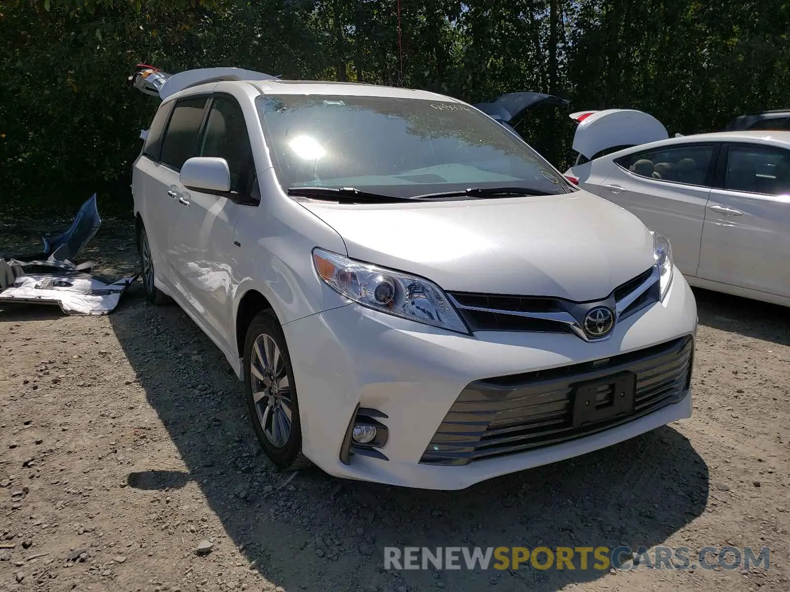 1 Photograph of a damaged car 5TDDZ3DC9LS243563 TOYOTA SIENNA 2020