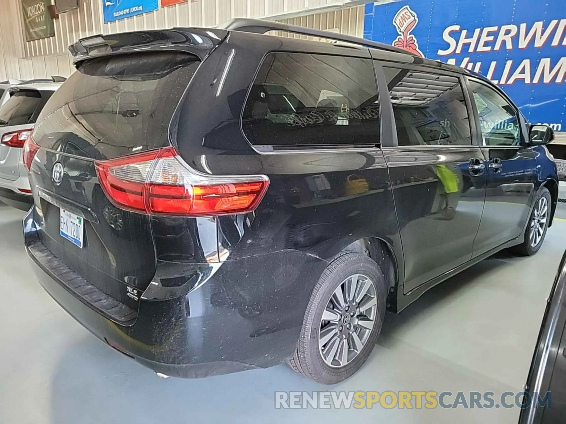 2 Photograph of a damaged car 5TDDZ3DC9LS249539 TOYOTA SIENNA 2020