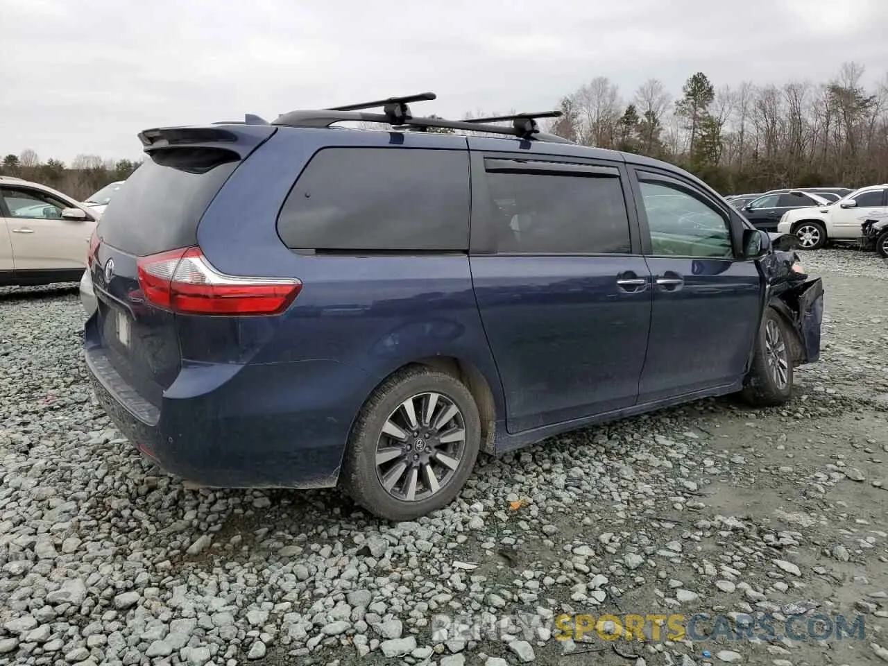 3 Photograph of a damaged car 5TDDZ3DCXLS232653 TOYOTA SIENNA 2020