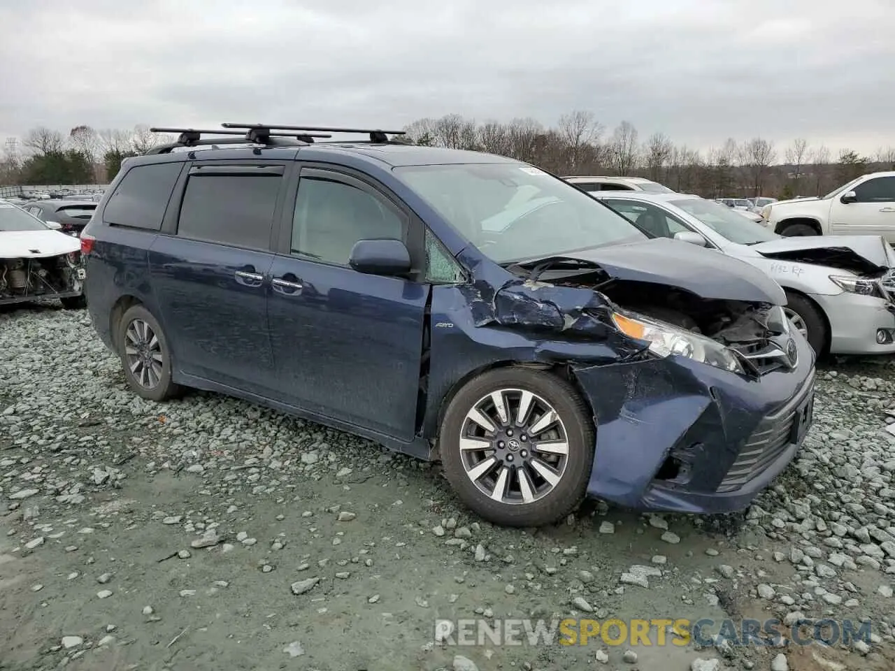 4 Photograph of a damaged car 5TDDZ3DCXLS232653 TOYOTA SIENNA 2020